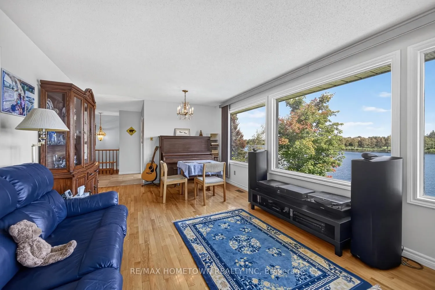 5873 Rideau Valley Drive N