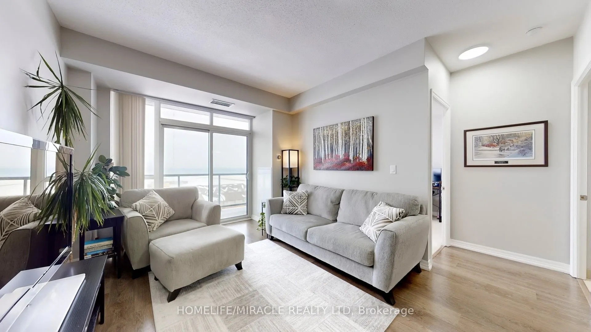 560 North service Road #607