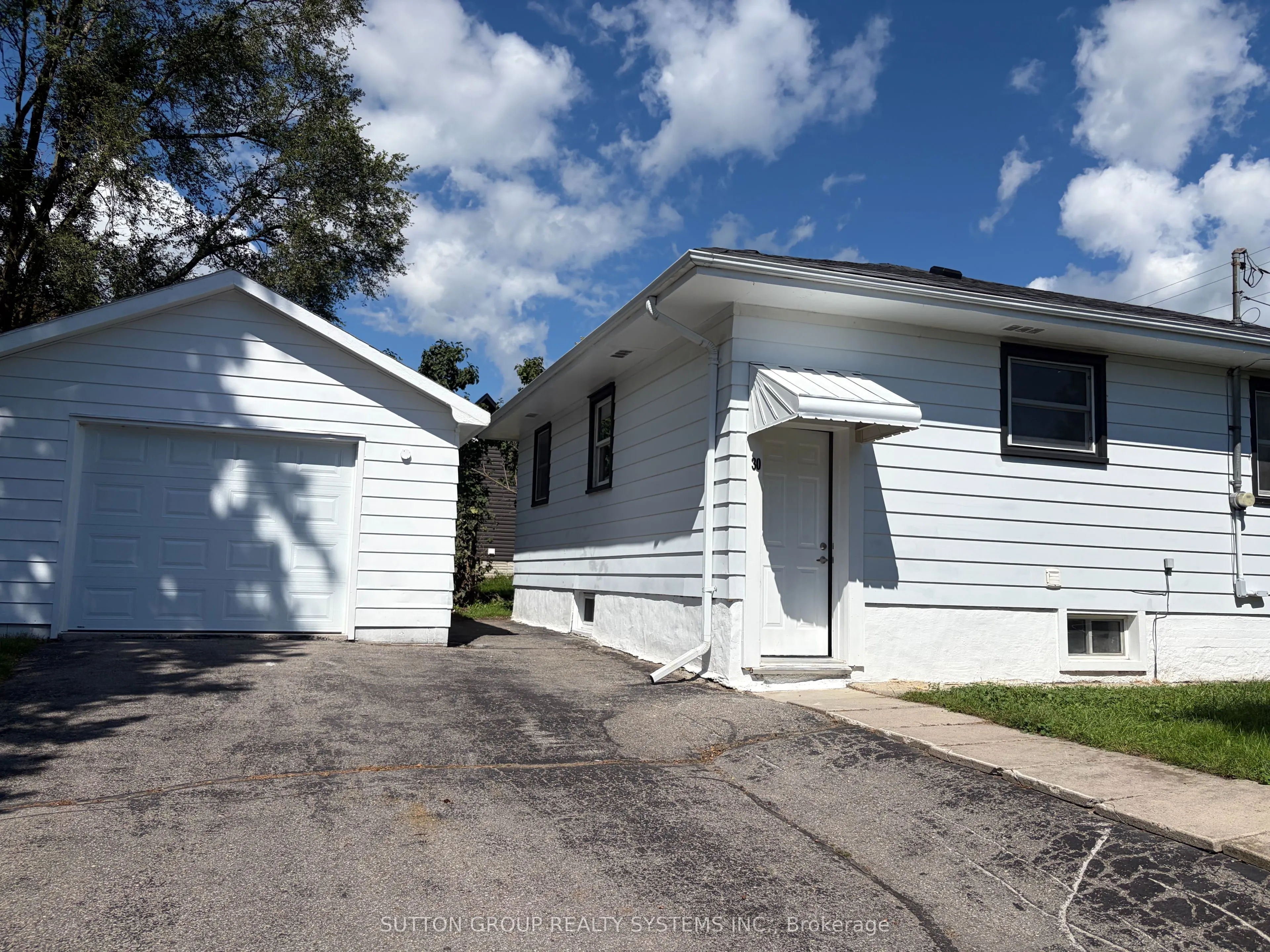 30 Perry Avenue
