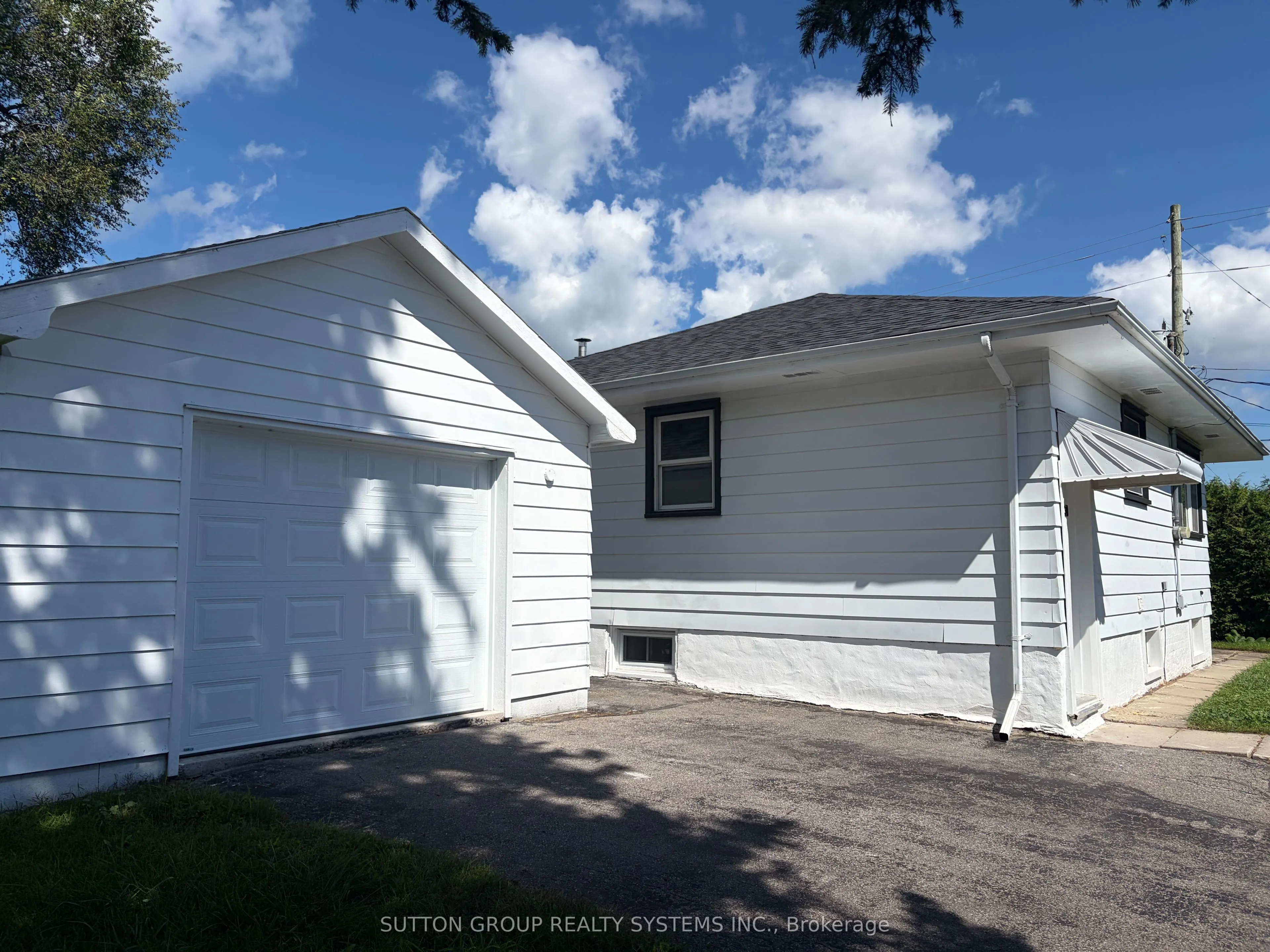30 Perry Avenue