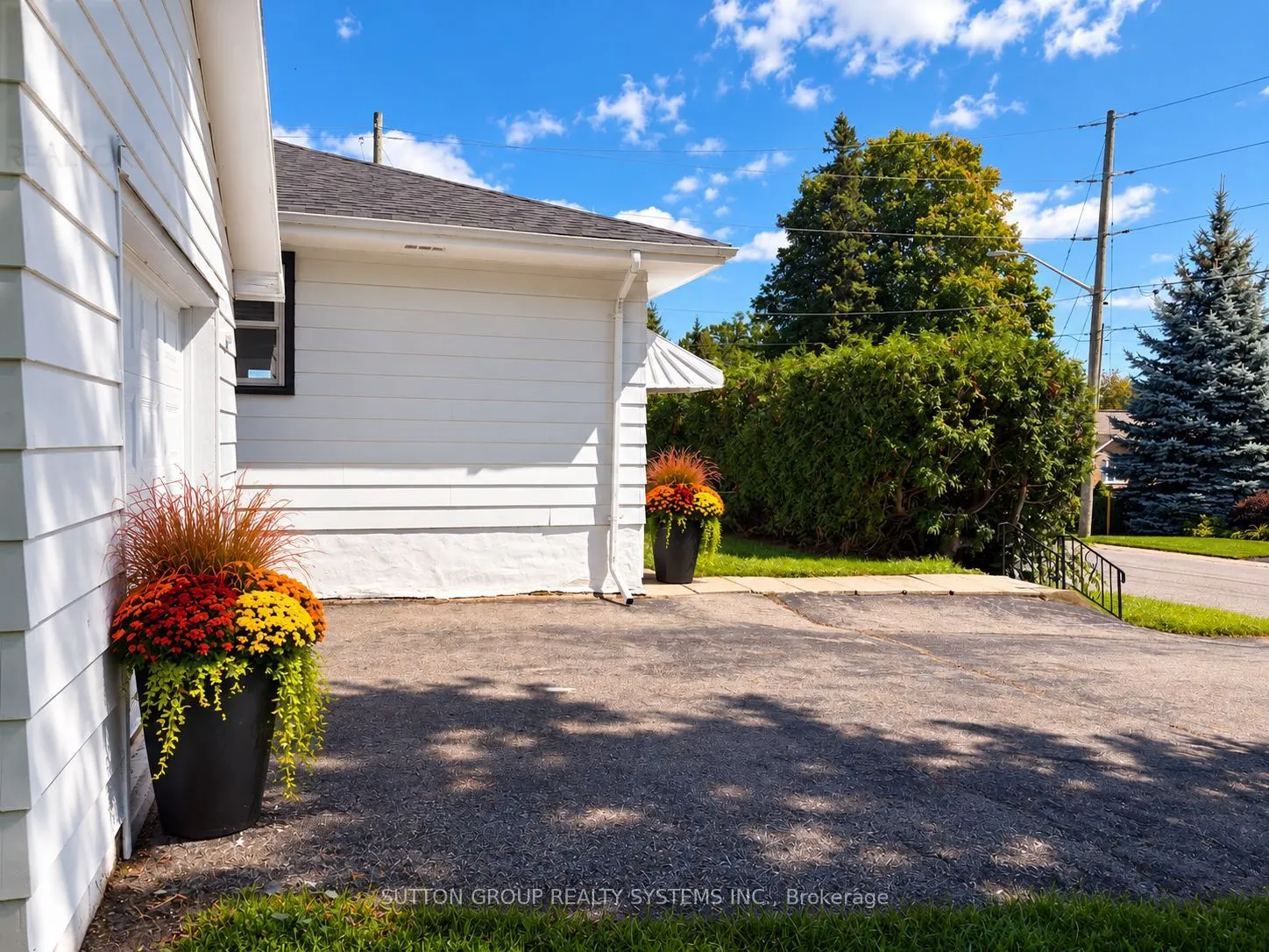 30 Perry Avenue
