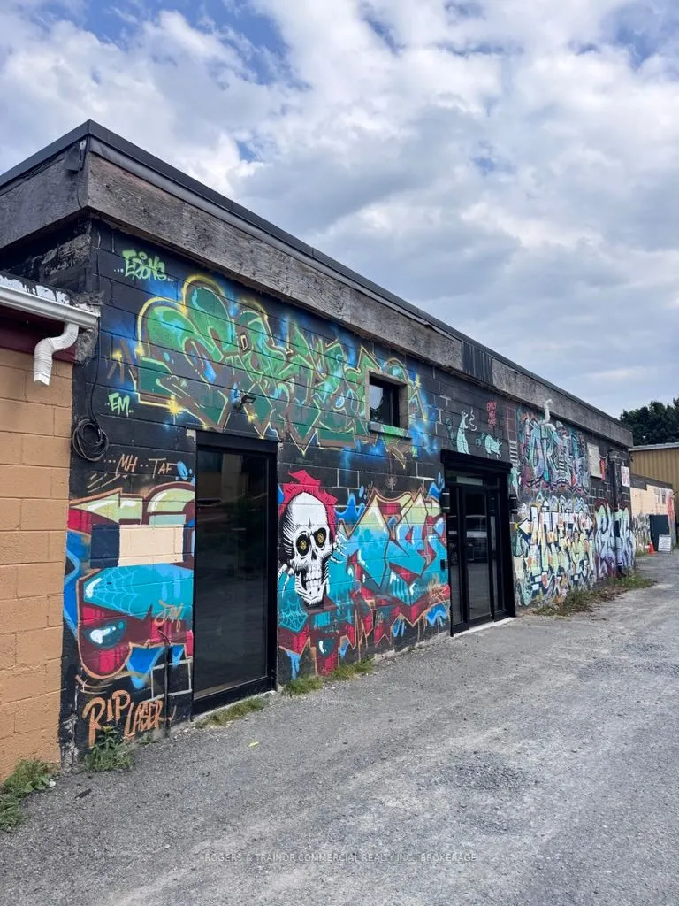 14 Cataraqui Street #5