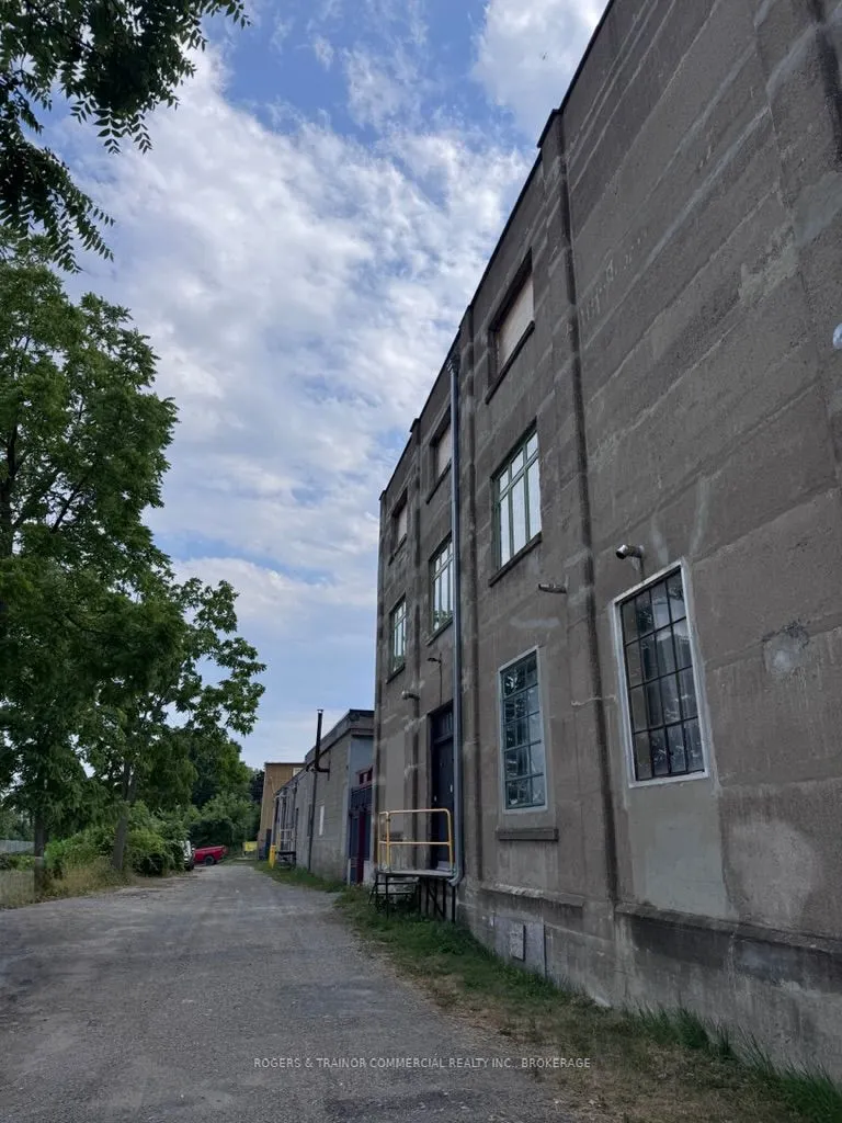 14 Cataraqui Street #5