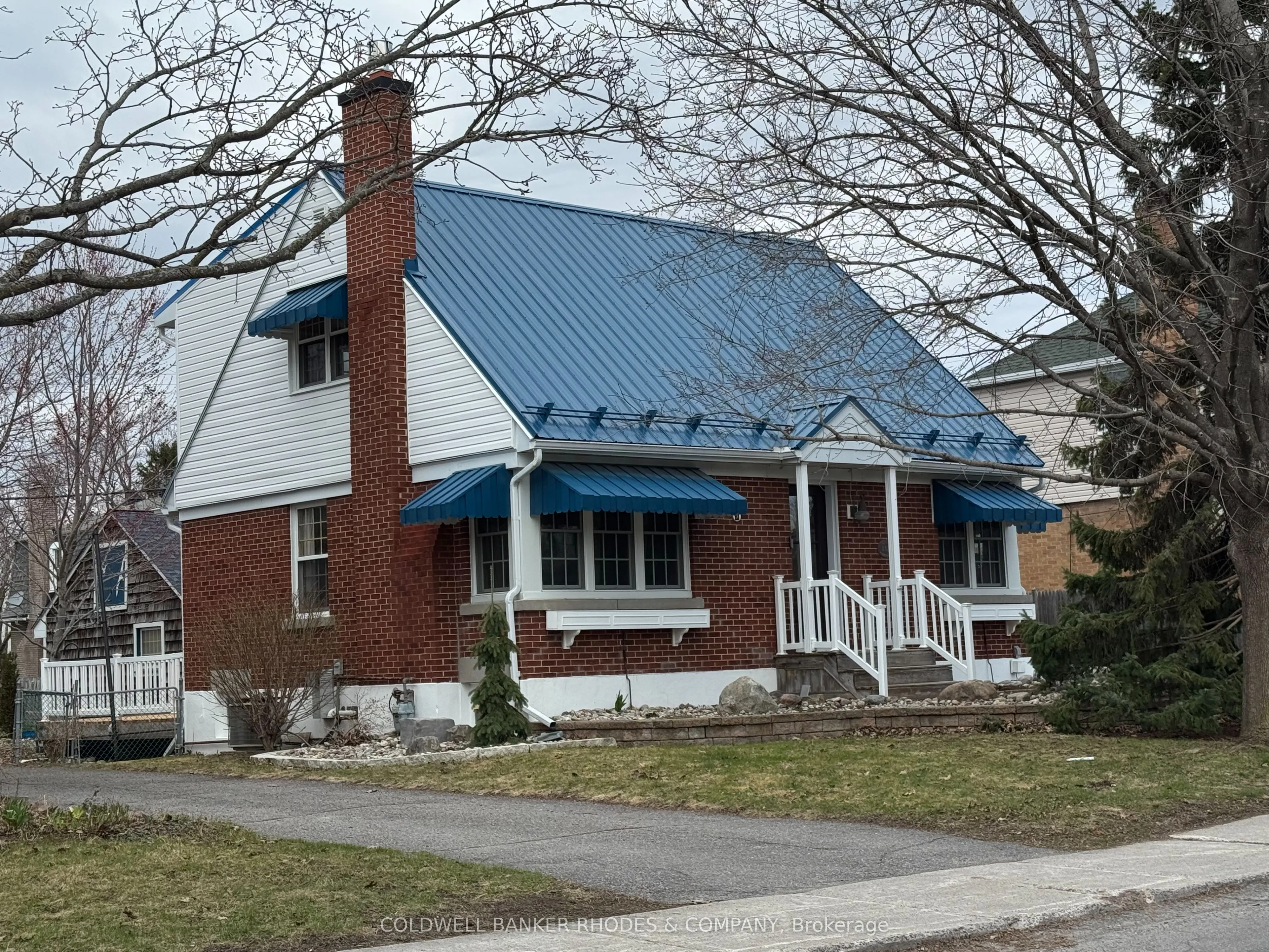 1329 Larose Avenue