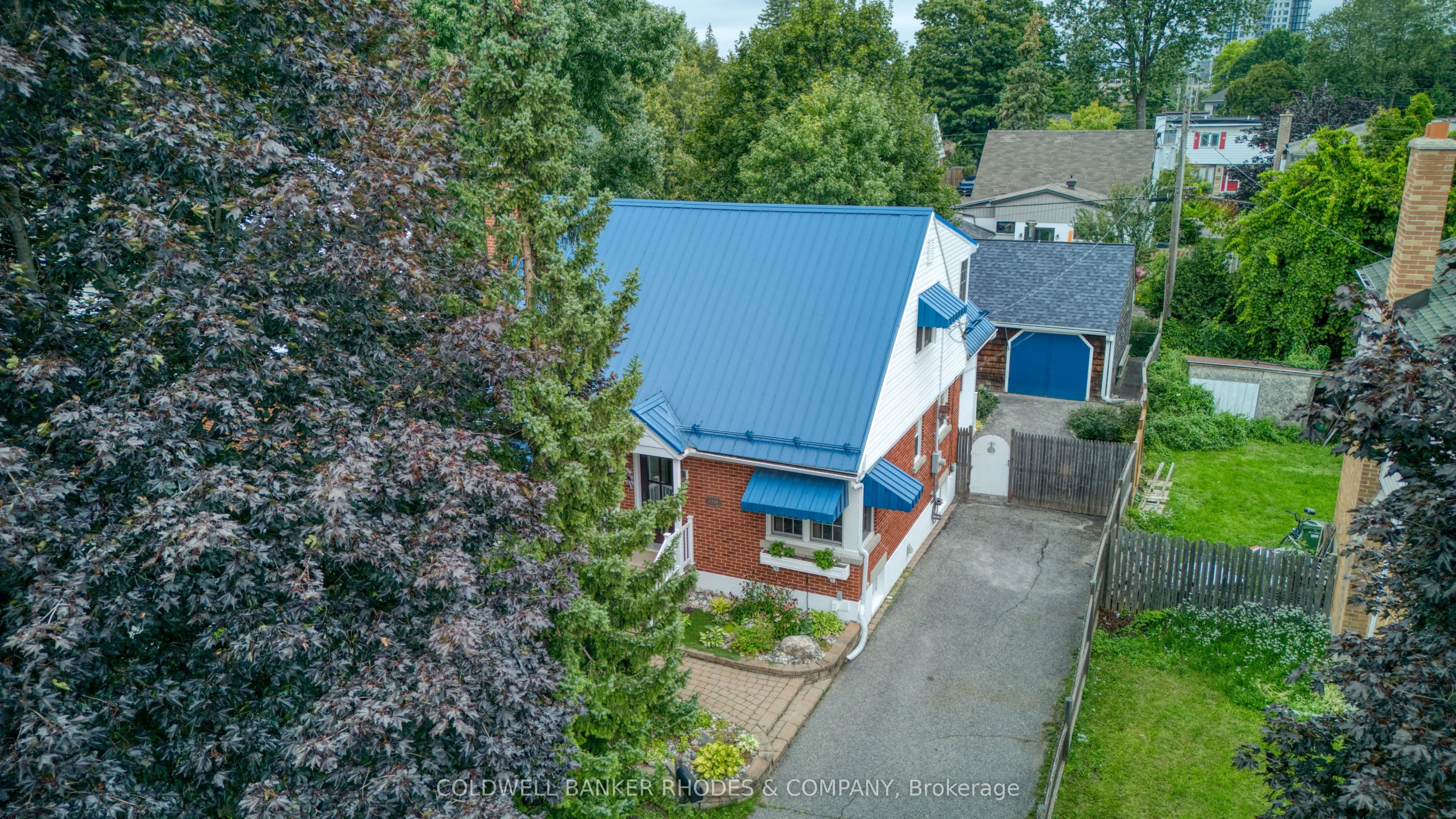 1329 Larose Avenue