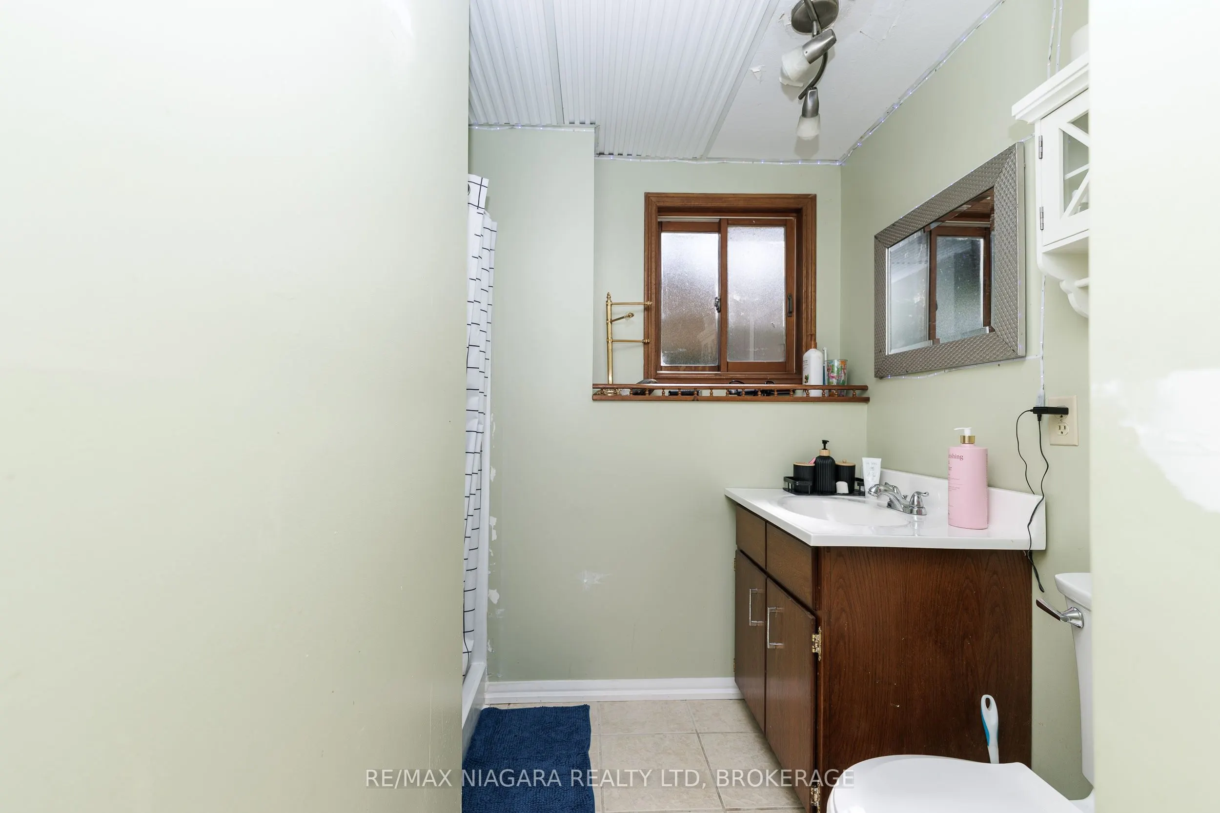 88 Pleasant Avenue N