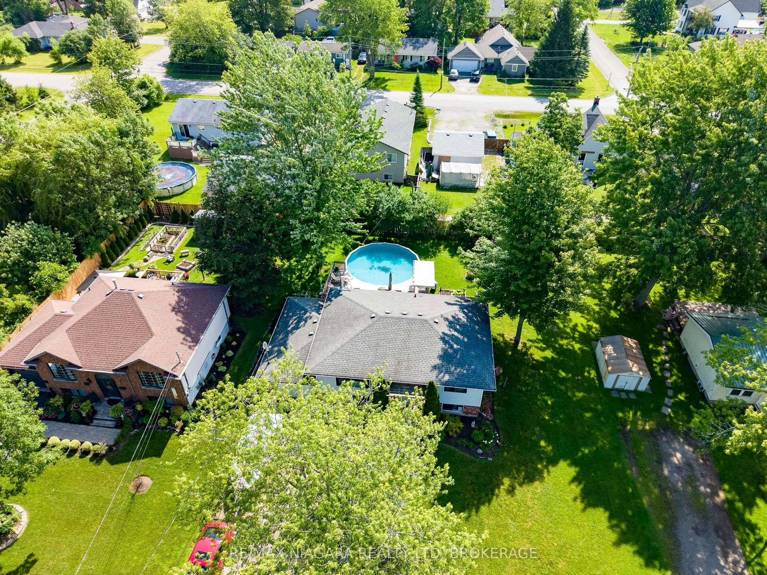 88 Pleasant Avenue N