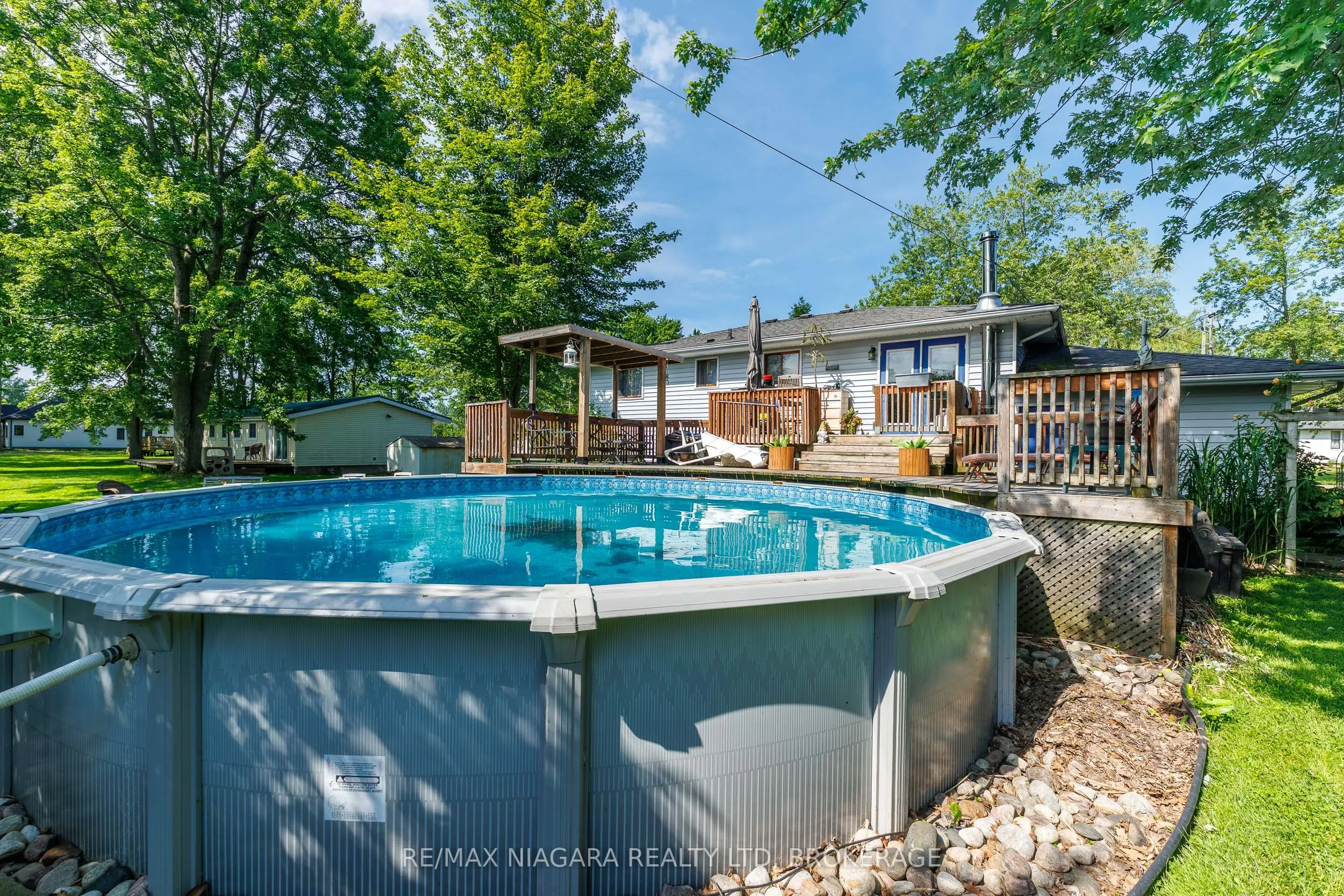 88 Pleasant Avenue N