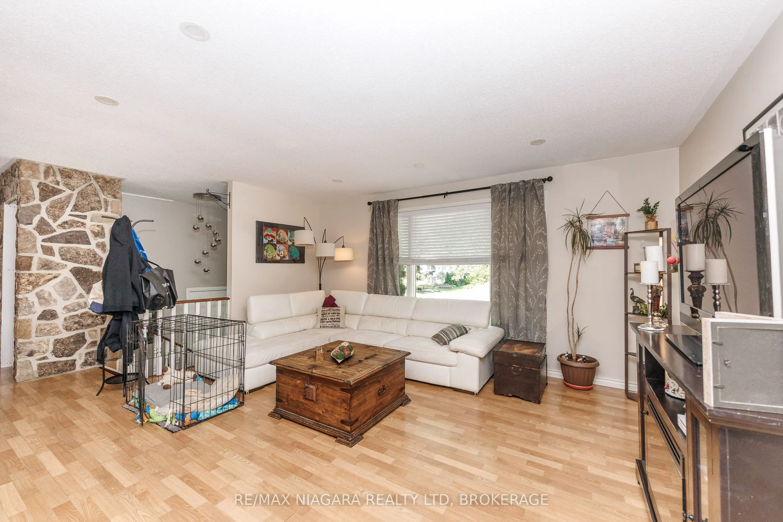 88 Pleasant Avenue N