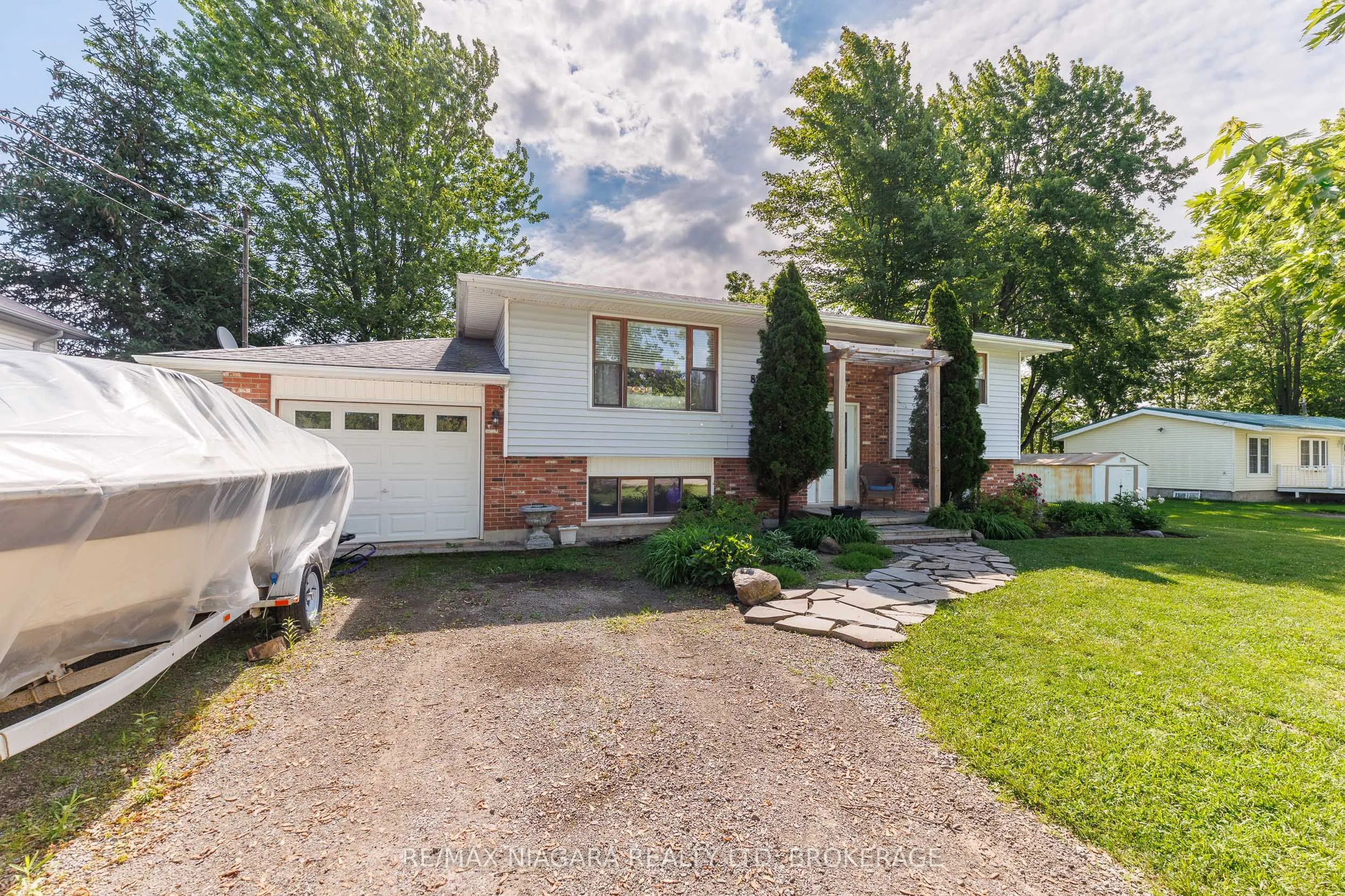 88 Pleasant Avenue N