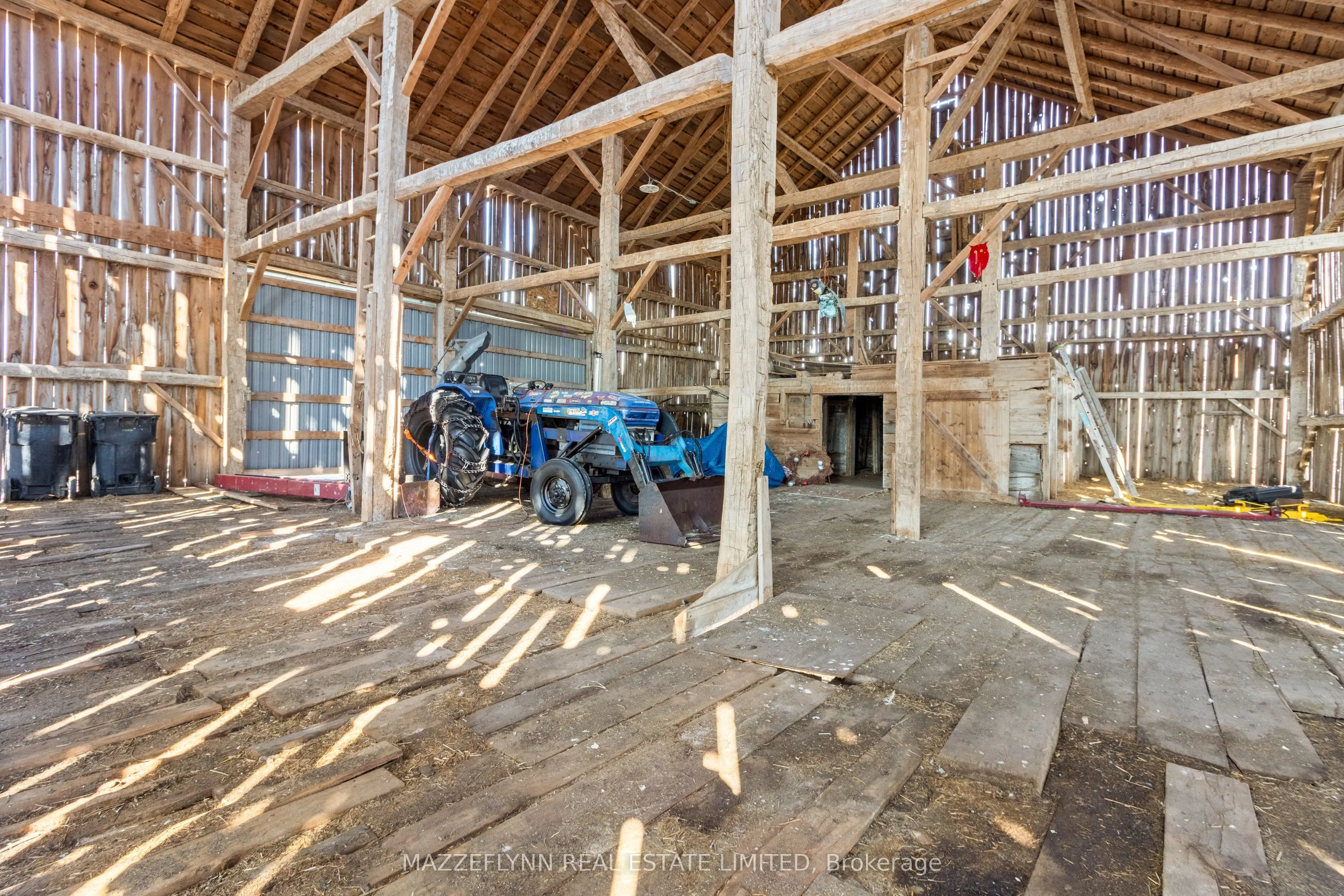 402558 Grey Road 17 Road