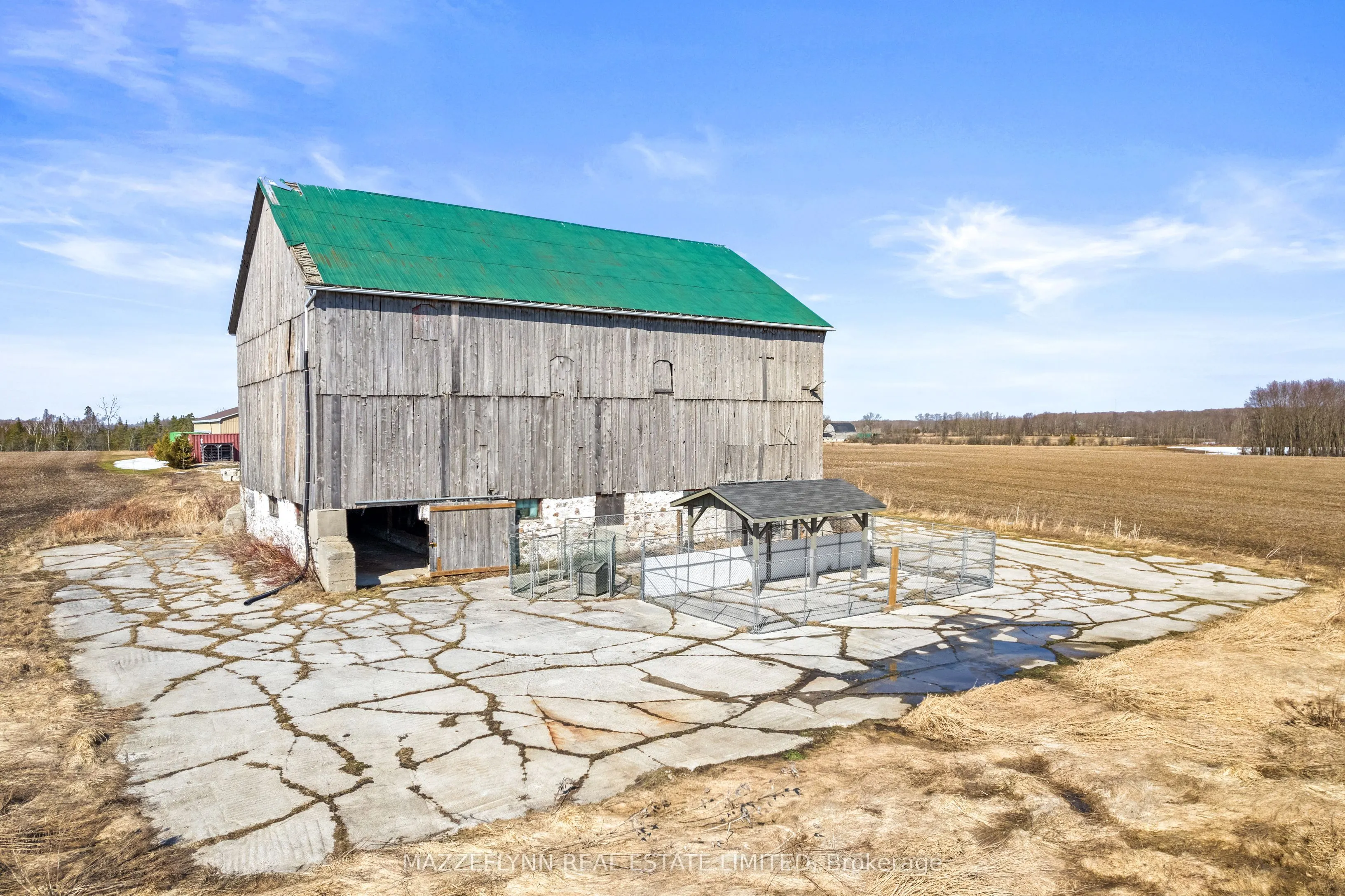402558 Grey Road 17 Road