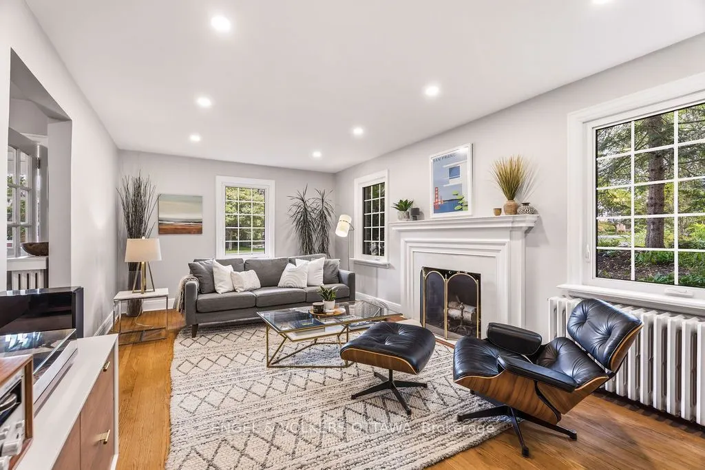 694 ISLAND PARK Drive