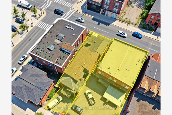 663 KING Street E
