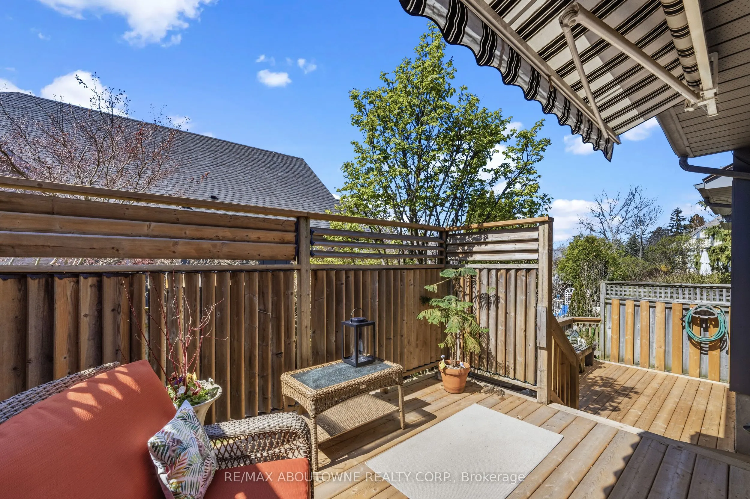 575 Simcoe Street #12