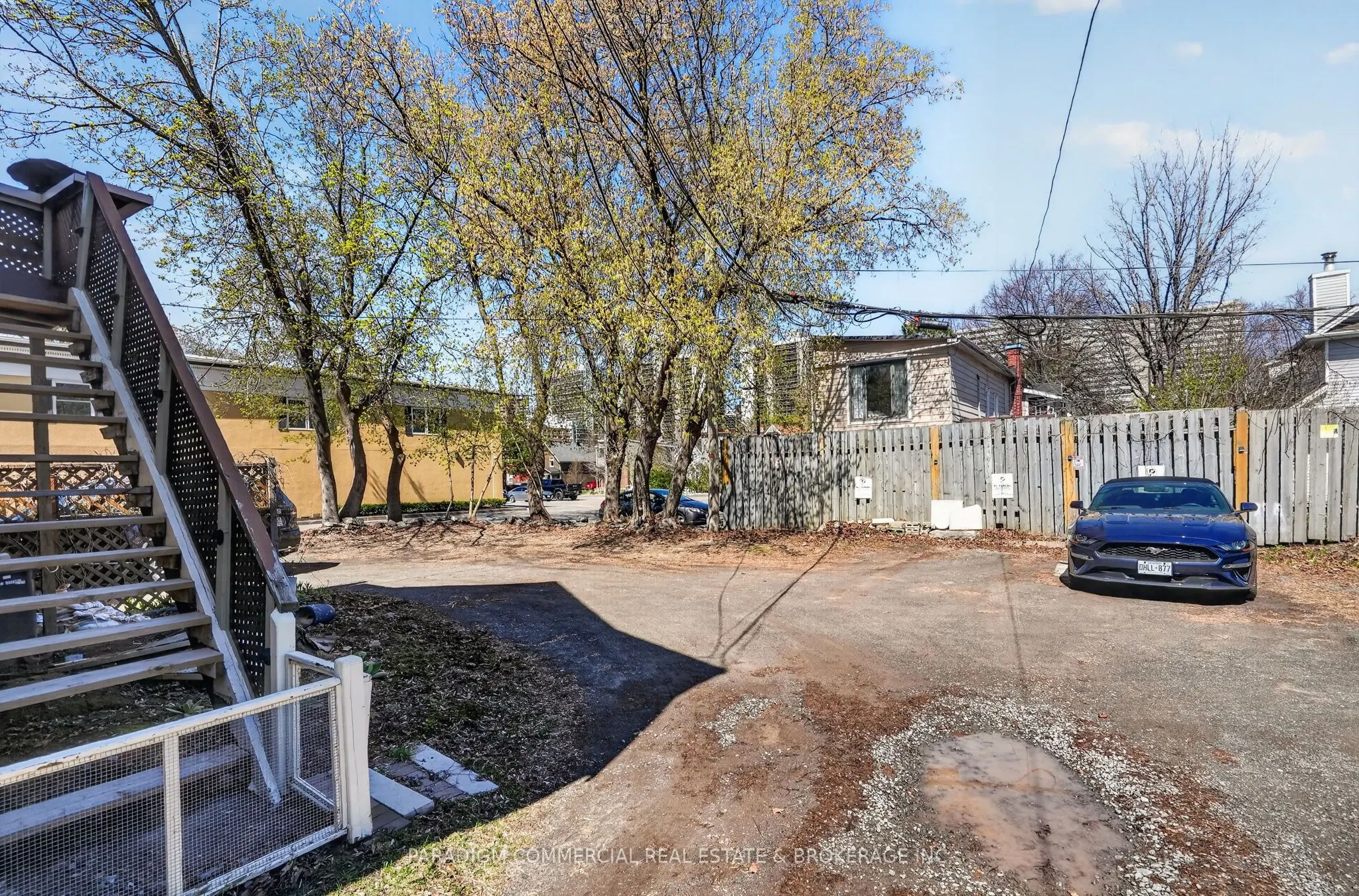 575 Somerset Street W