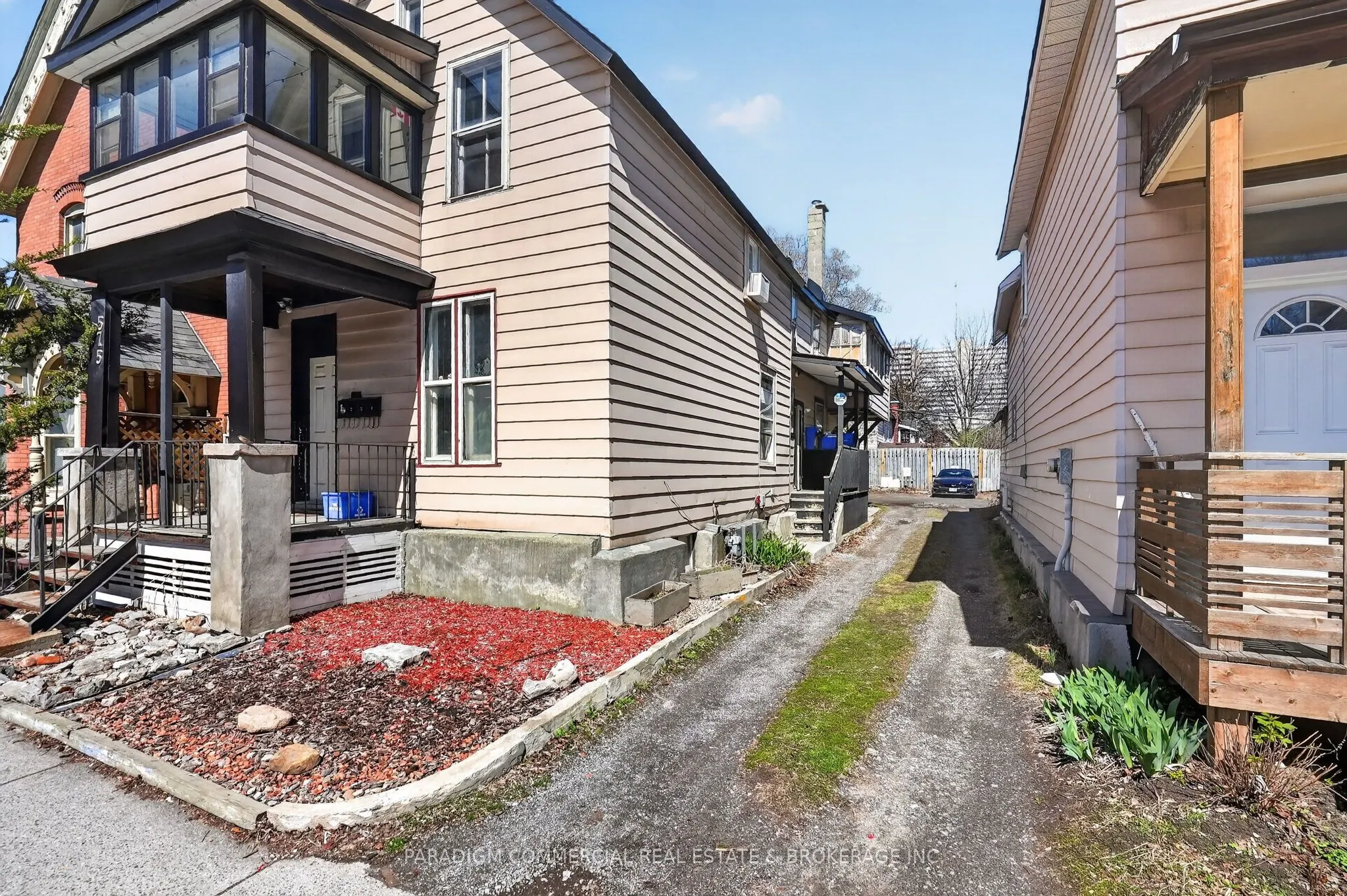 575 Somerset Street W