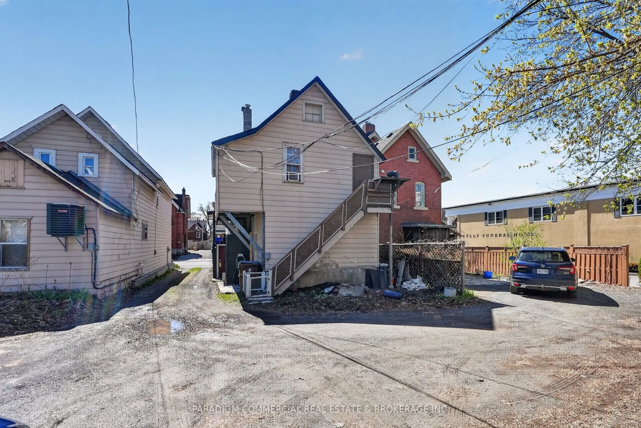 575 Somerset Street W