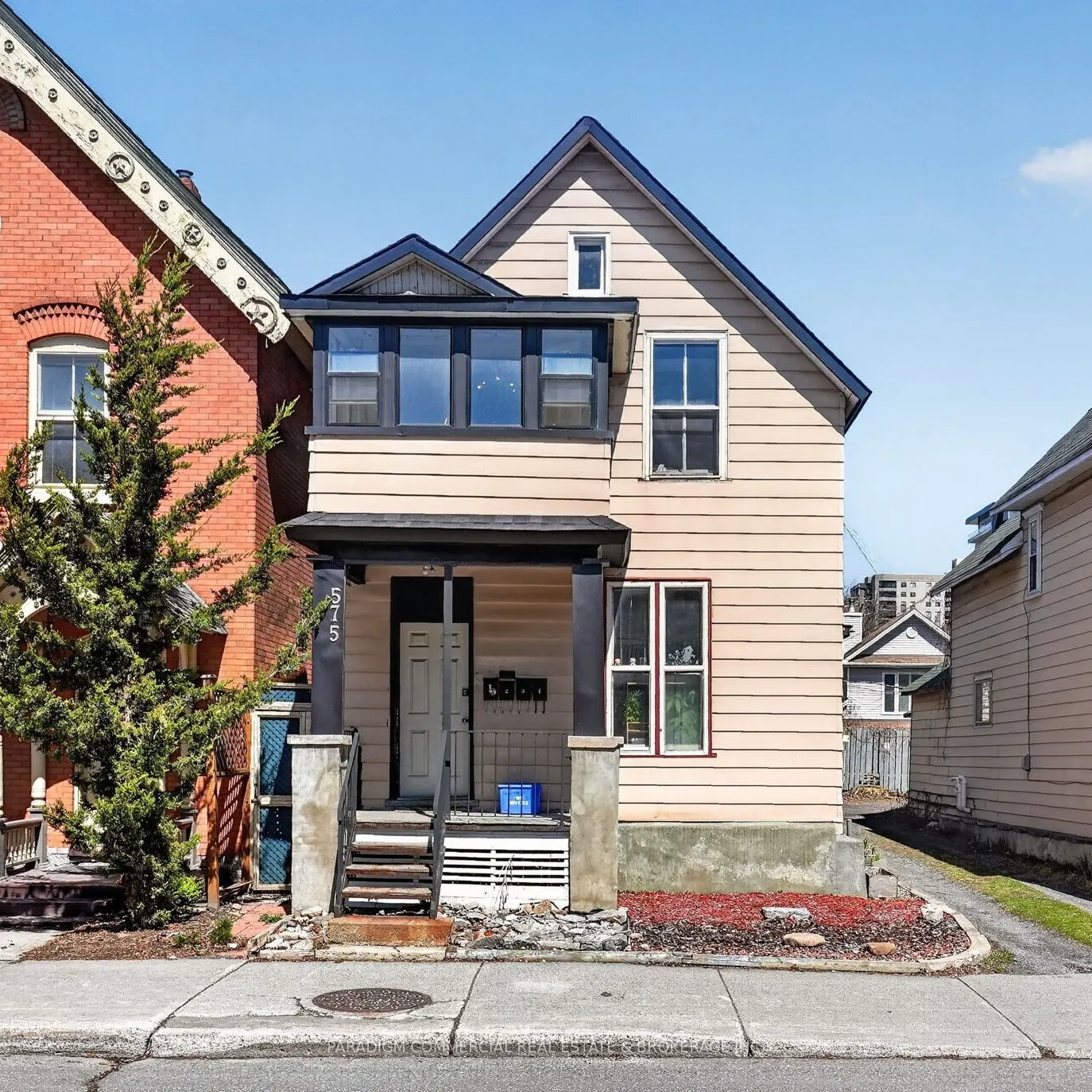 575 Somerset Street W