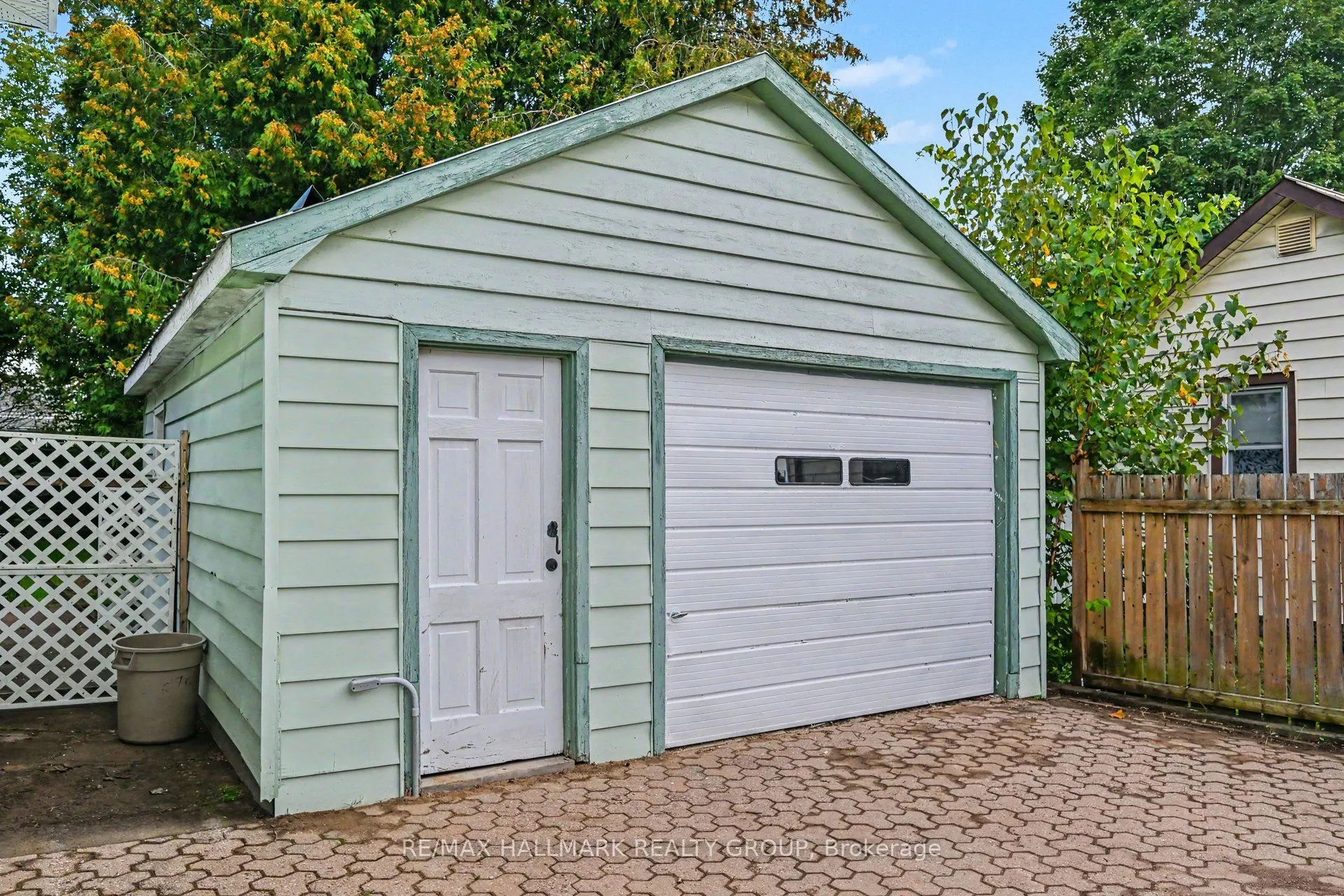 617 Roy Street W