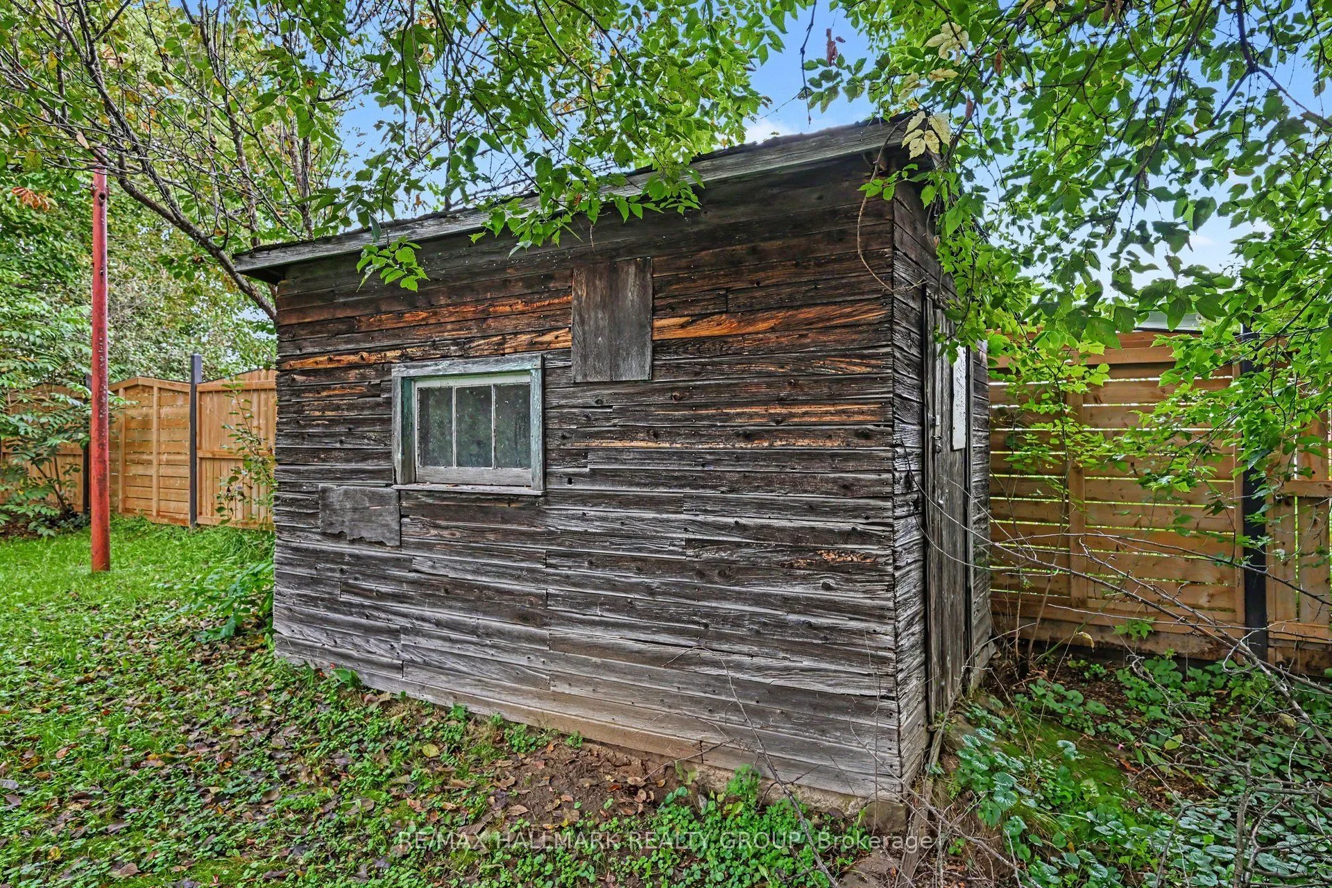 617 Roy Street W
