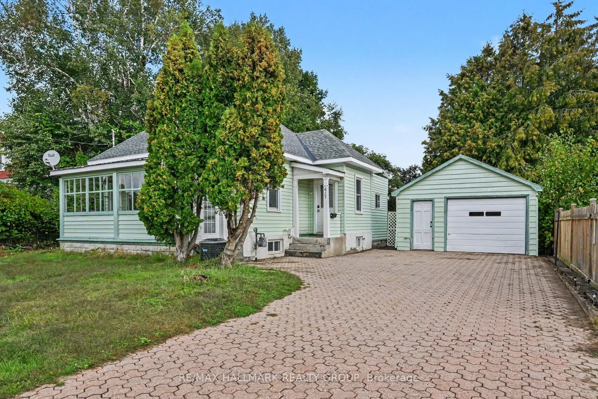617 Roy Street W