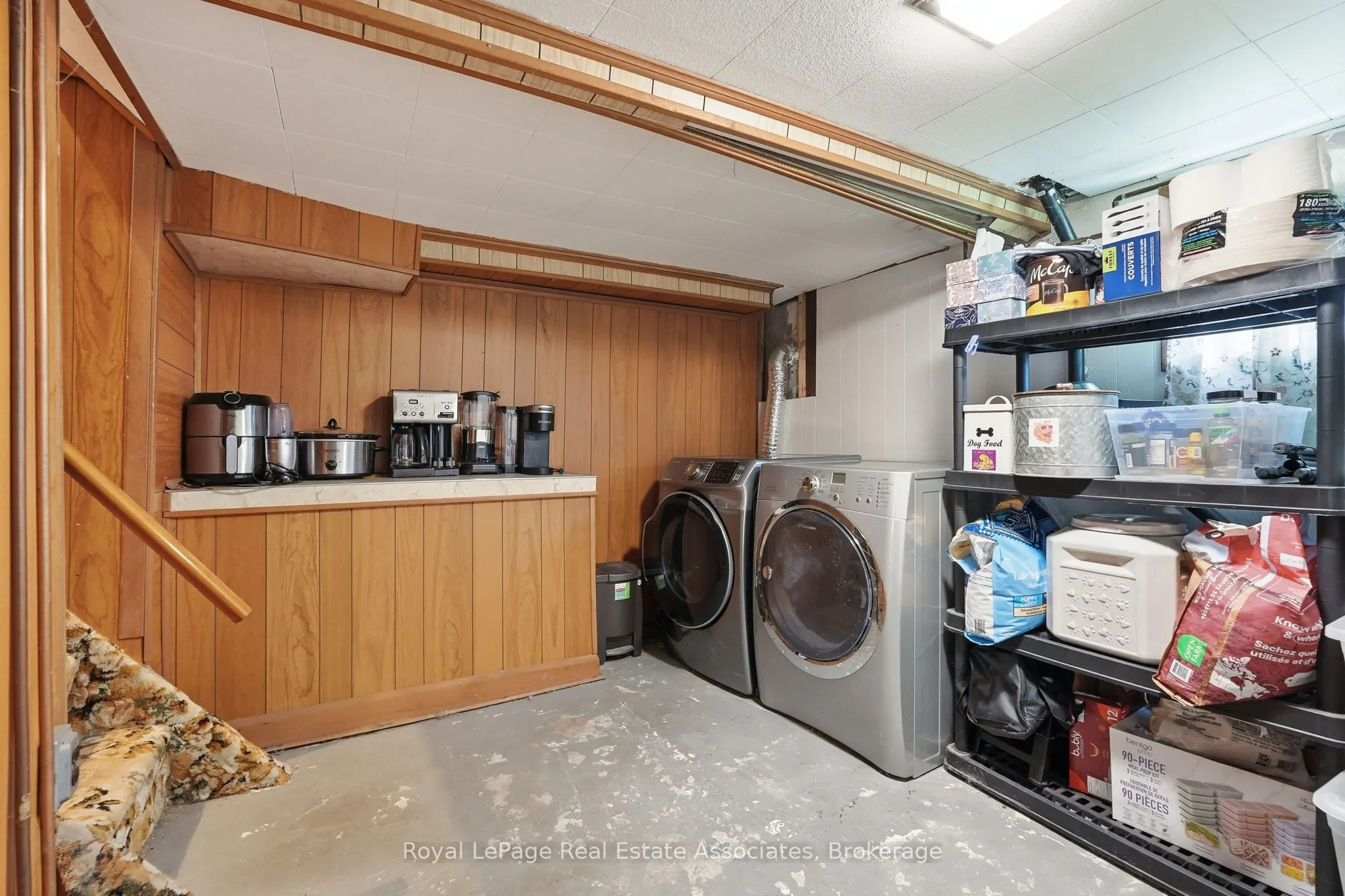 96 Huxley Avenue S