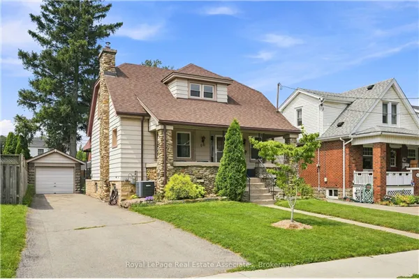 96 Huxley Avenue S
