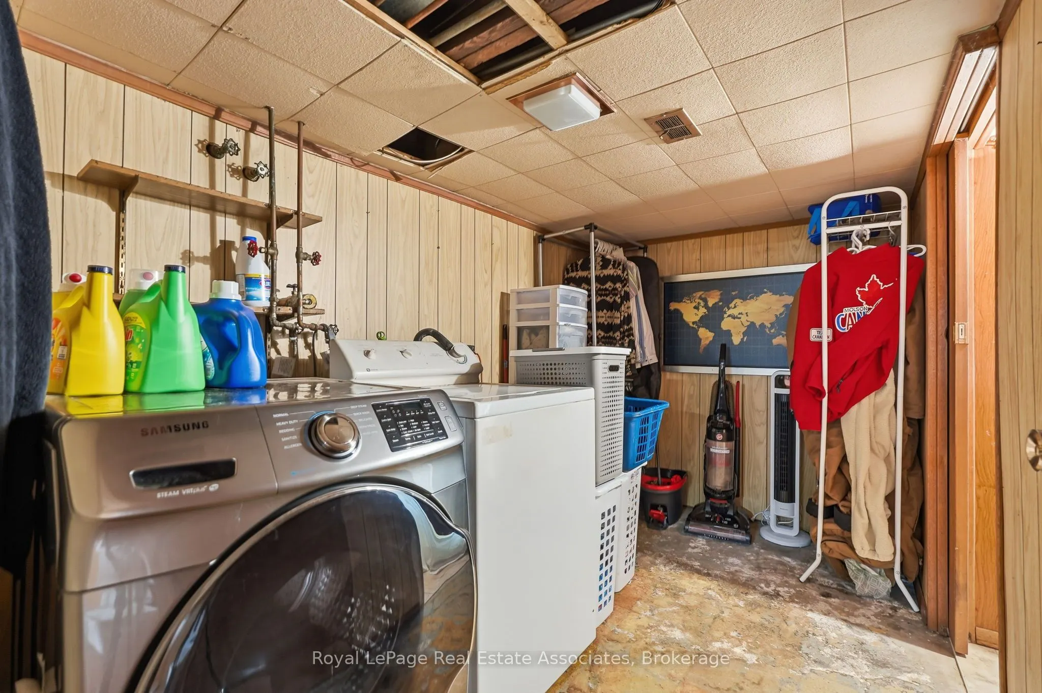 96 Huxley Avenue S