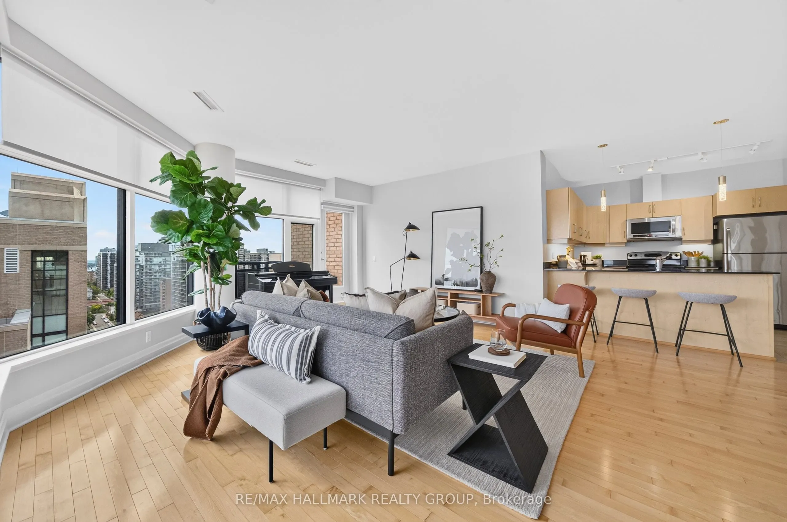 235 Kent Street #PH05