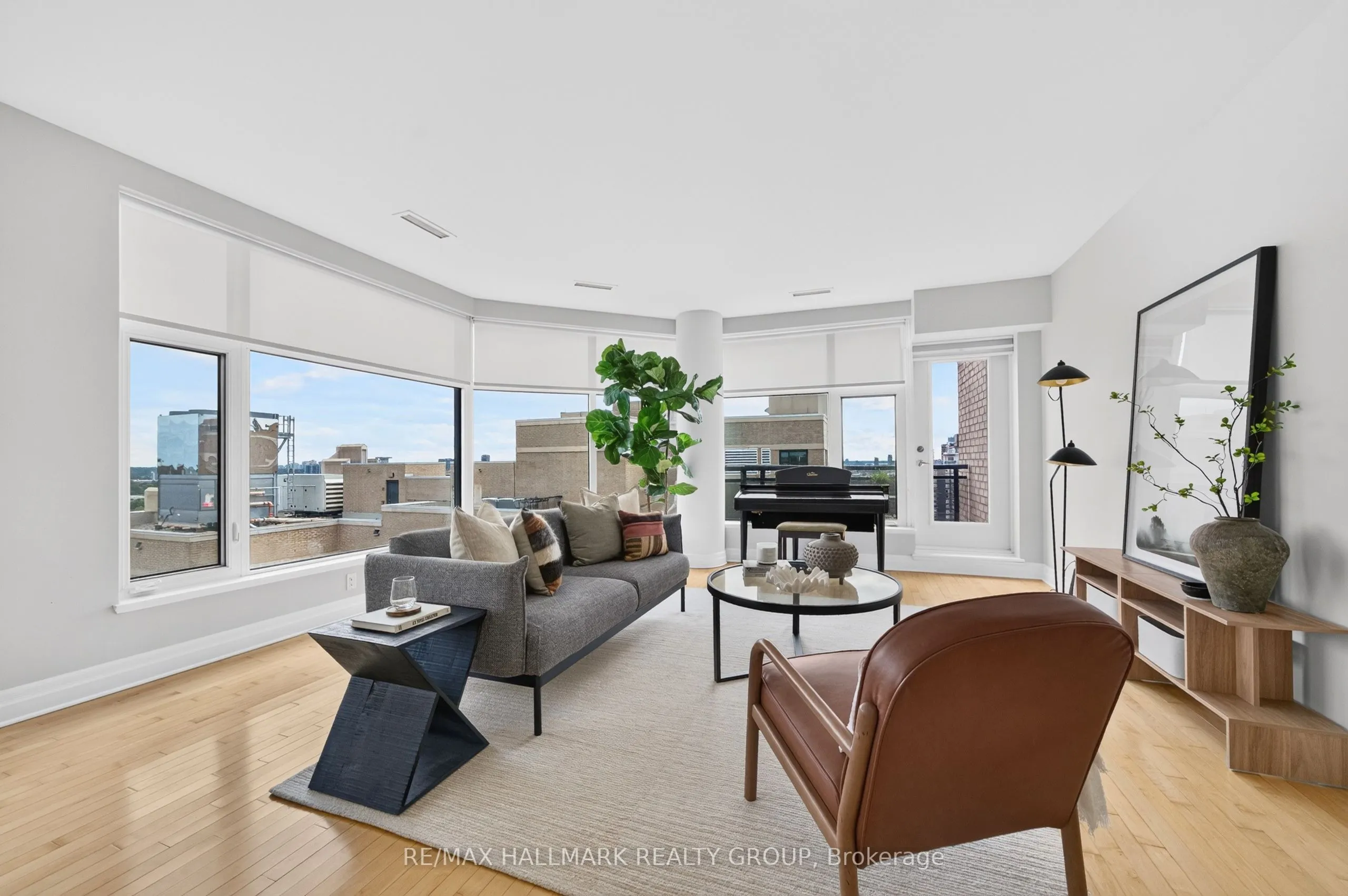 235 Kent Street #PH05
