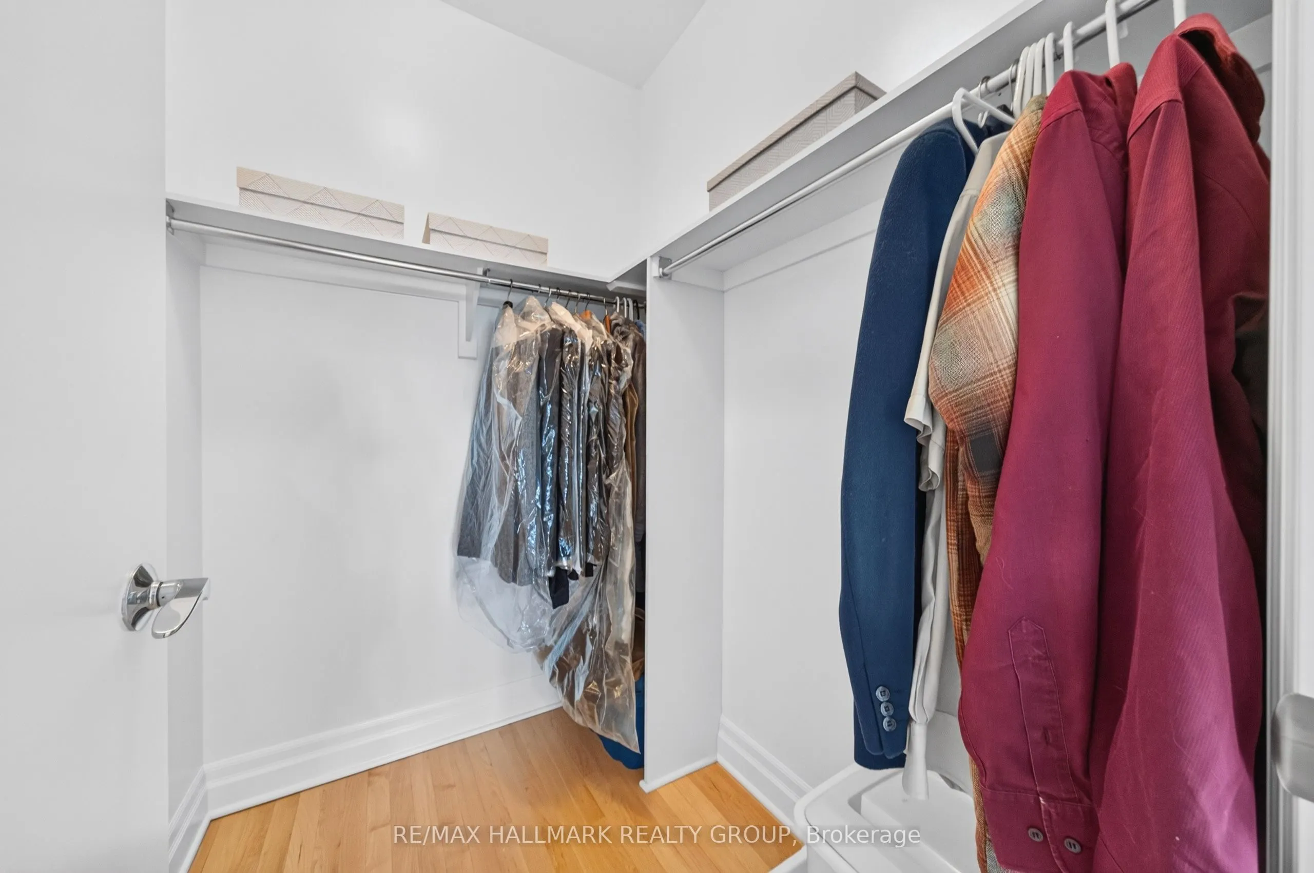 235 Kent Street #PH05