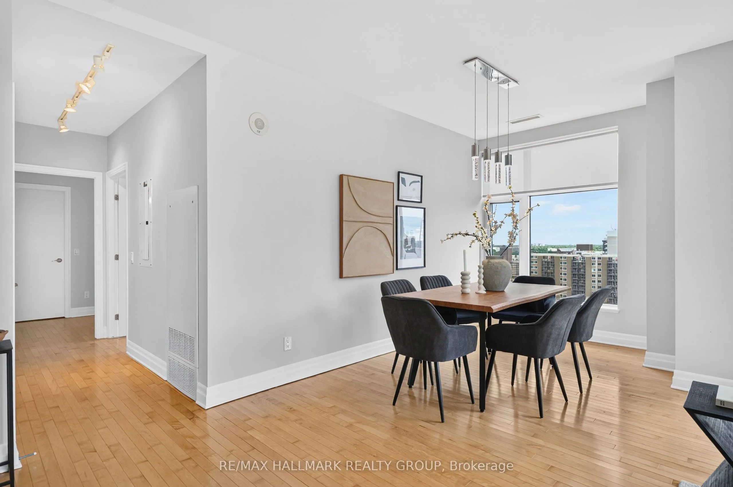 235 Kent Street #PH05