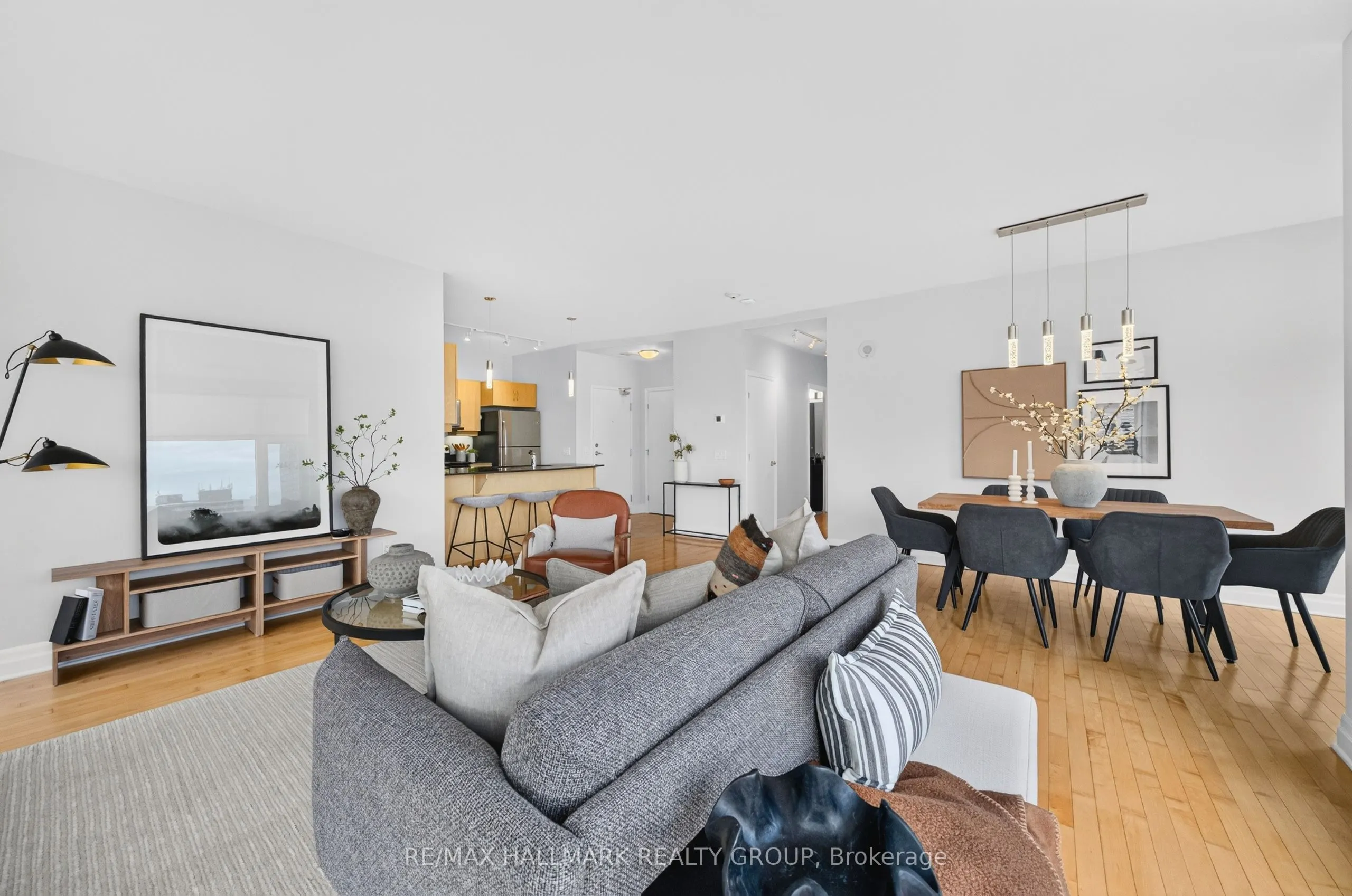 235 Kent Street #PH05