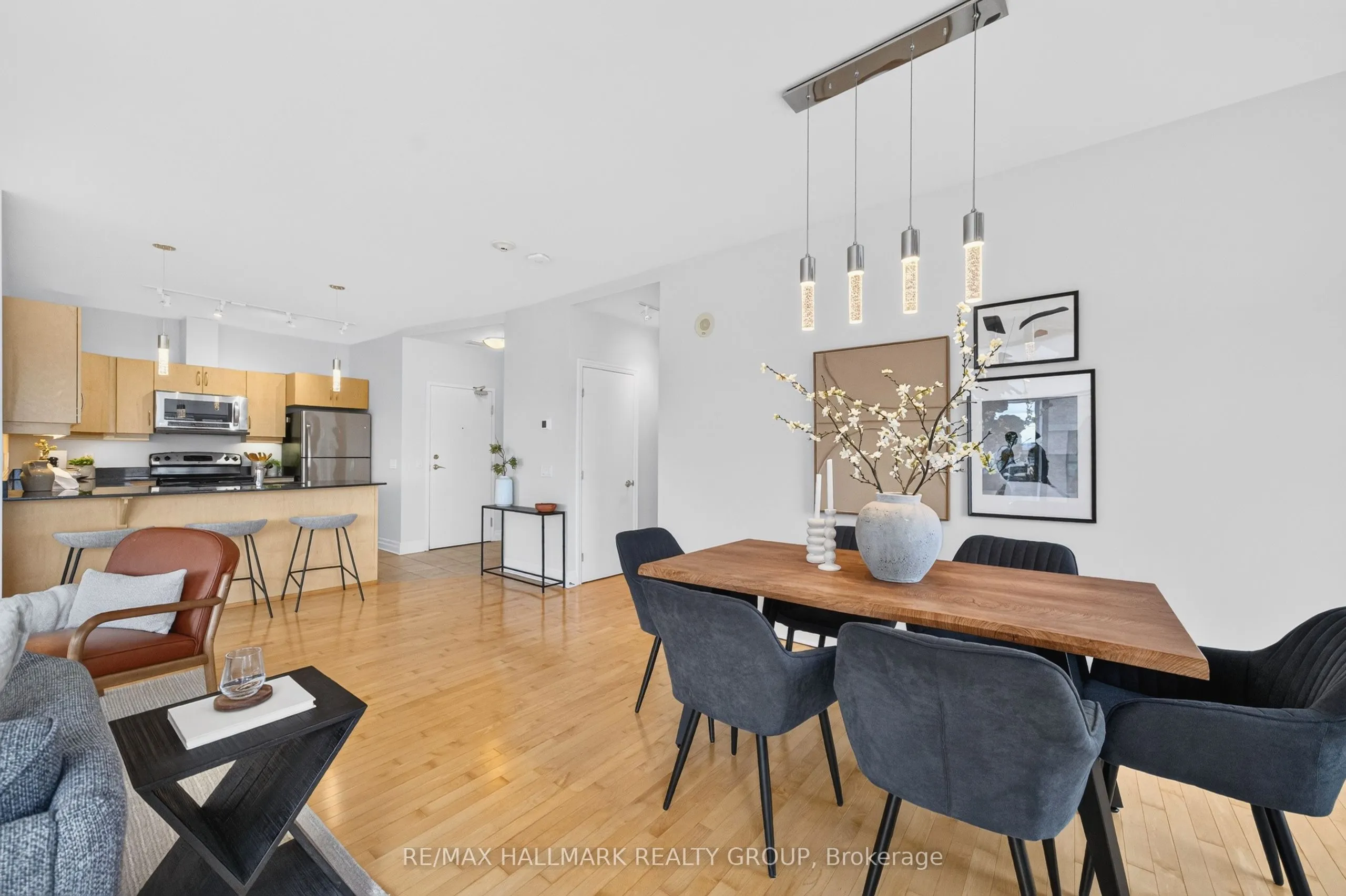 235 Kent Street #PH05