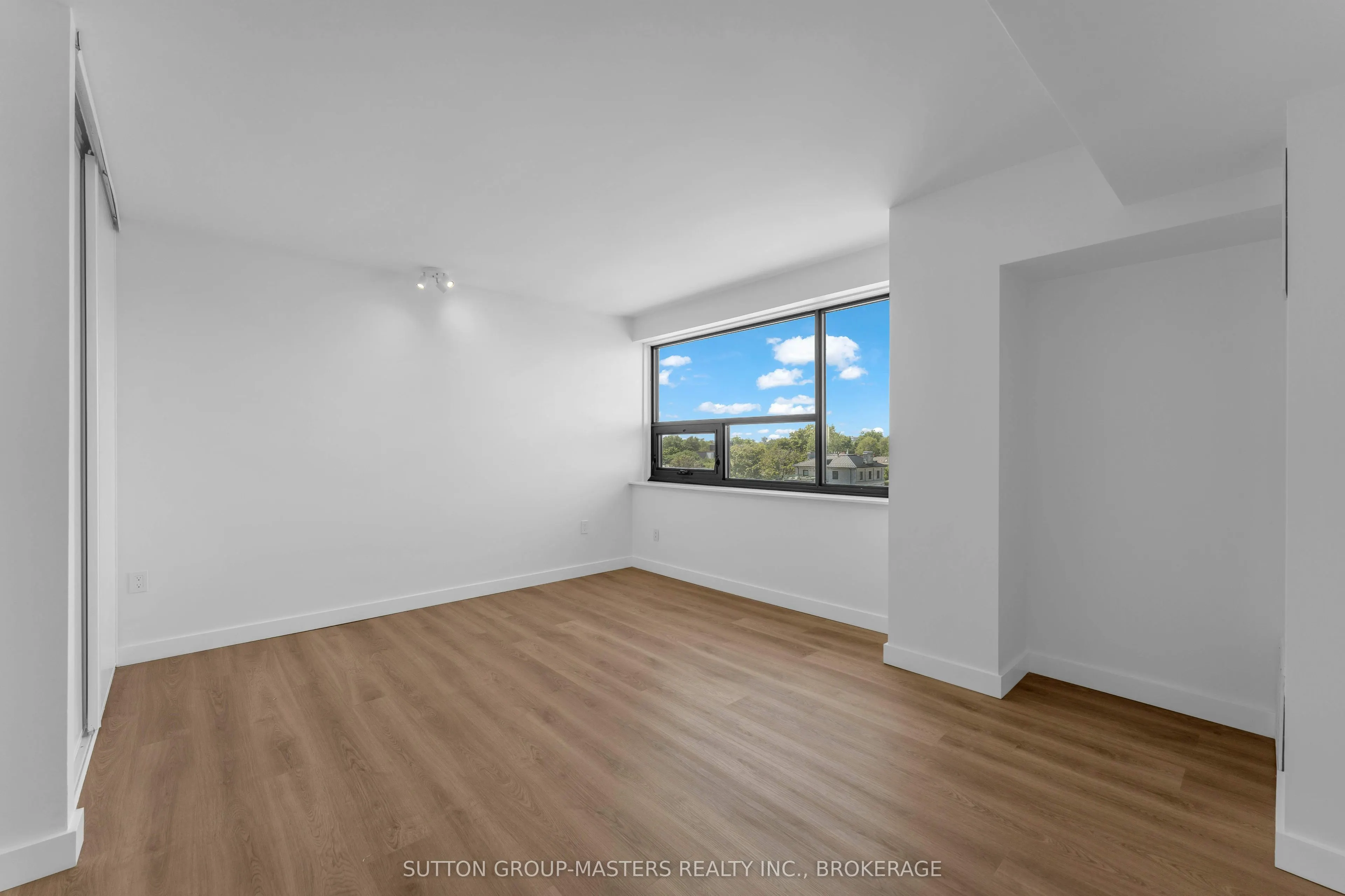 165 Ontario Street #801