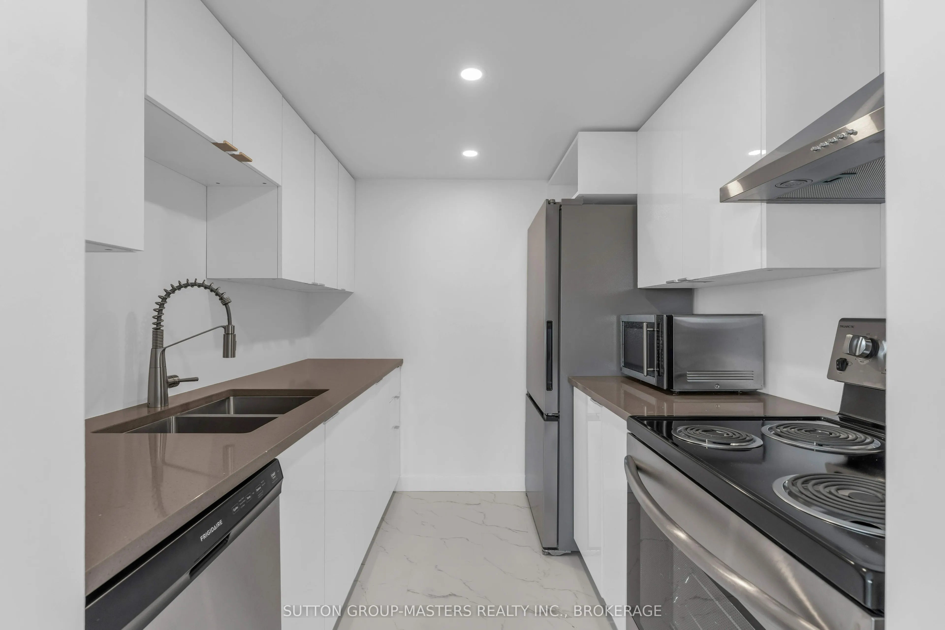 165 Ontario Street #801
