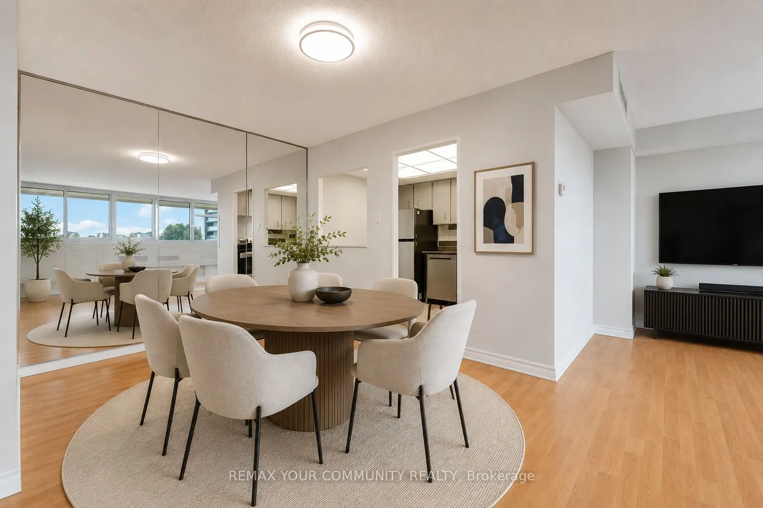 500 Laurier Avenue W #608