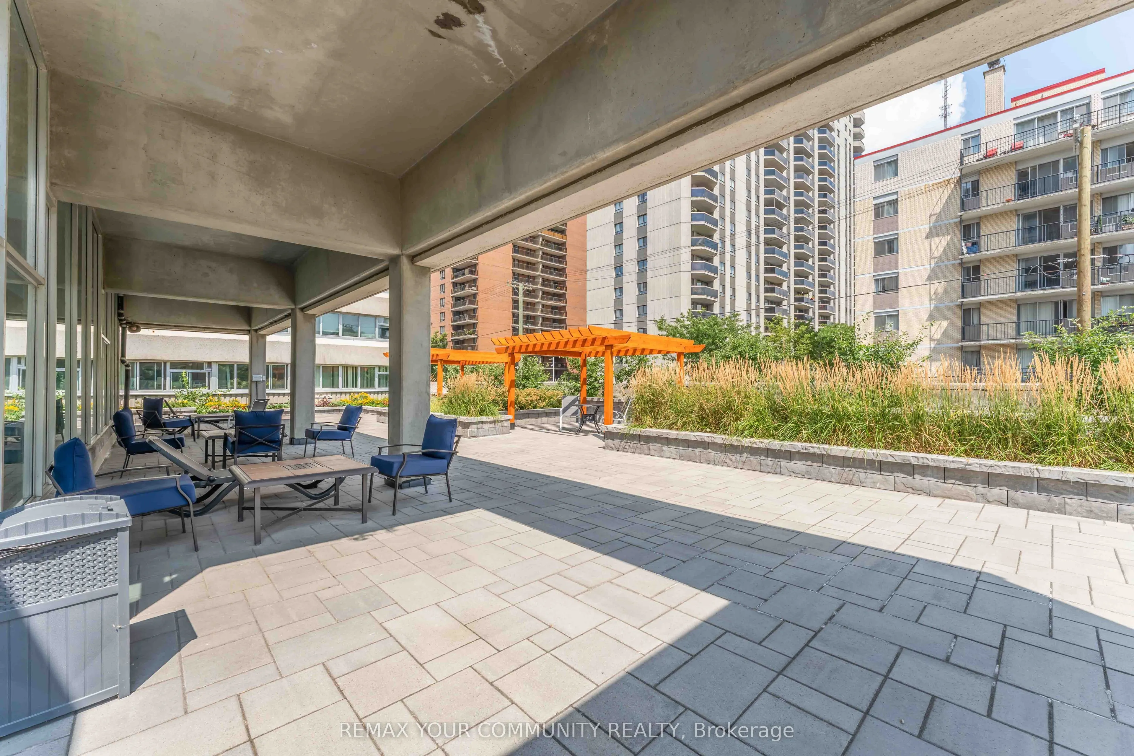 500 Laurier Avenue W #608
