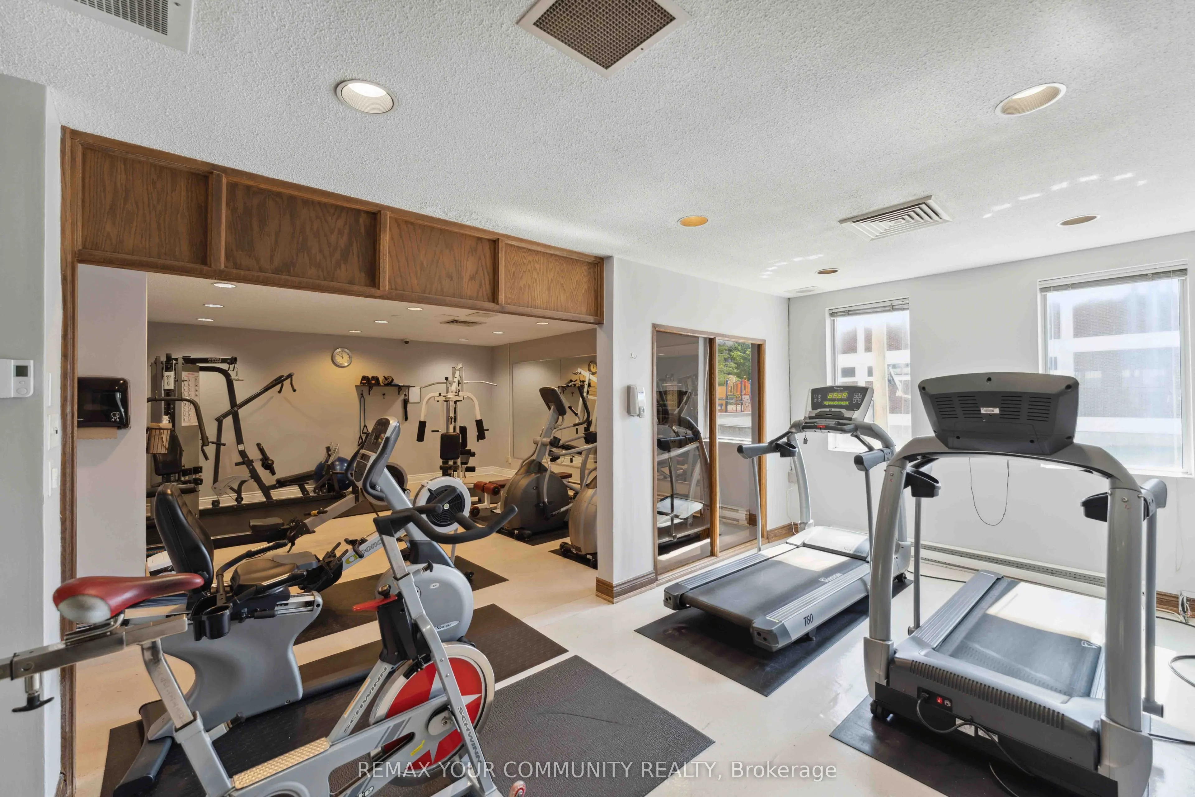 500 Laurier Avenue W #608