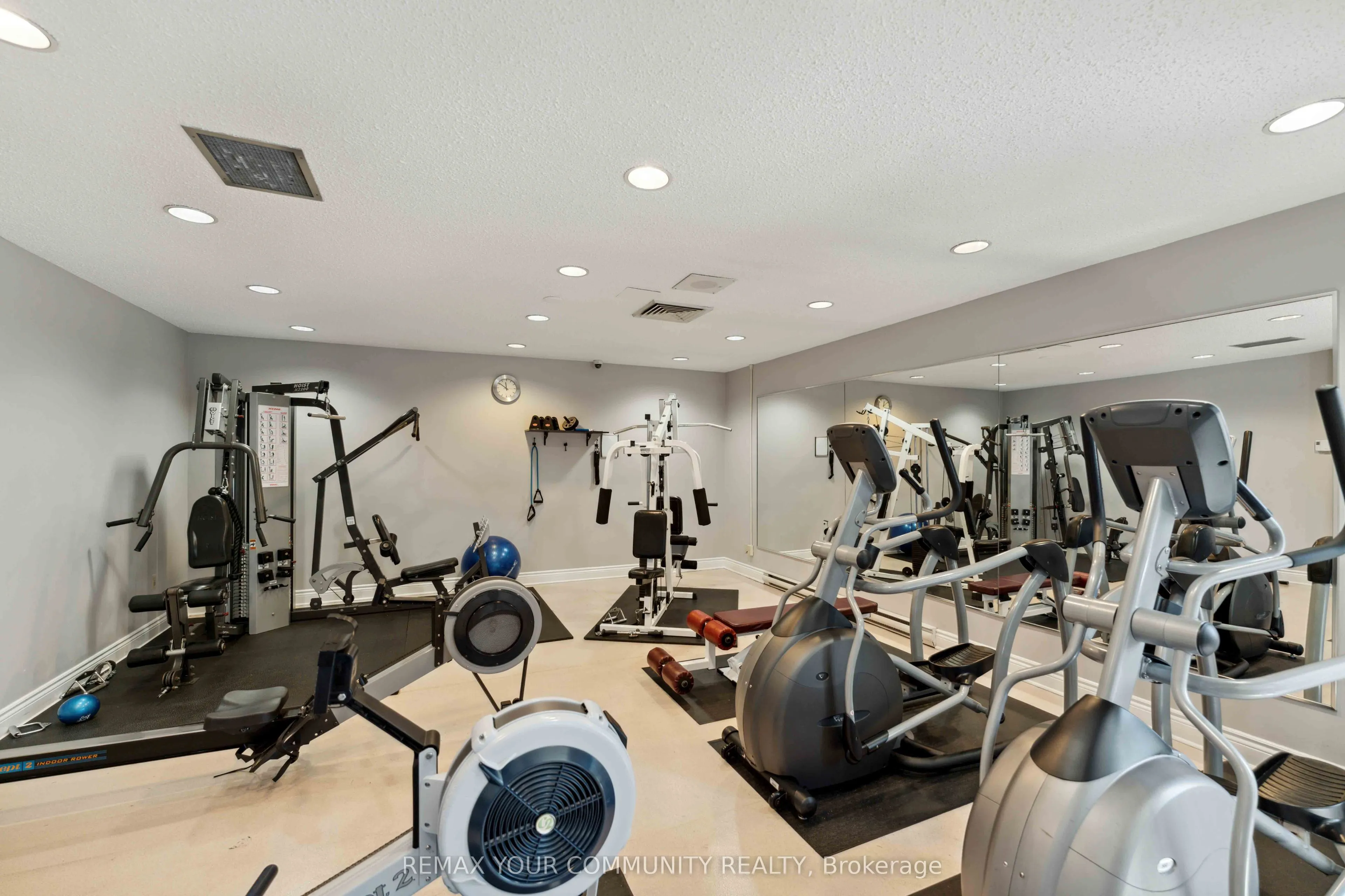 500 Laurier Avenue W #608