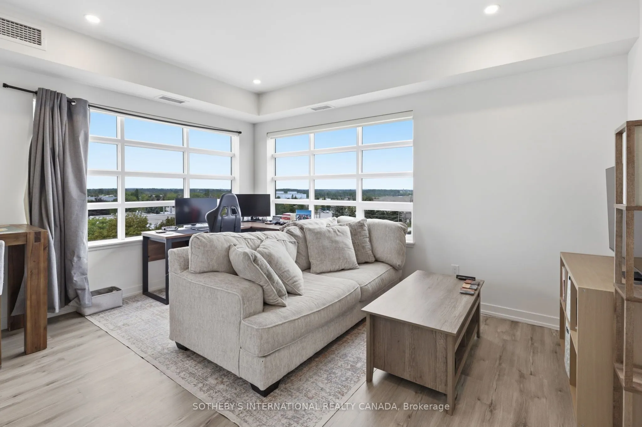 247 Northfield Drive E #514