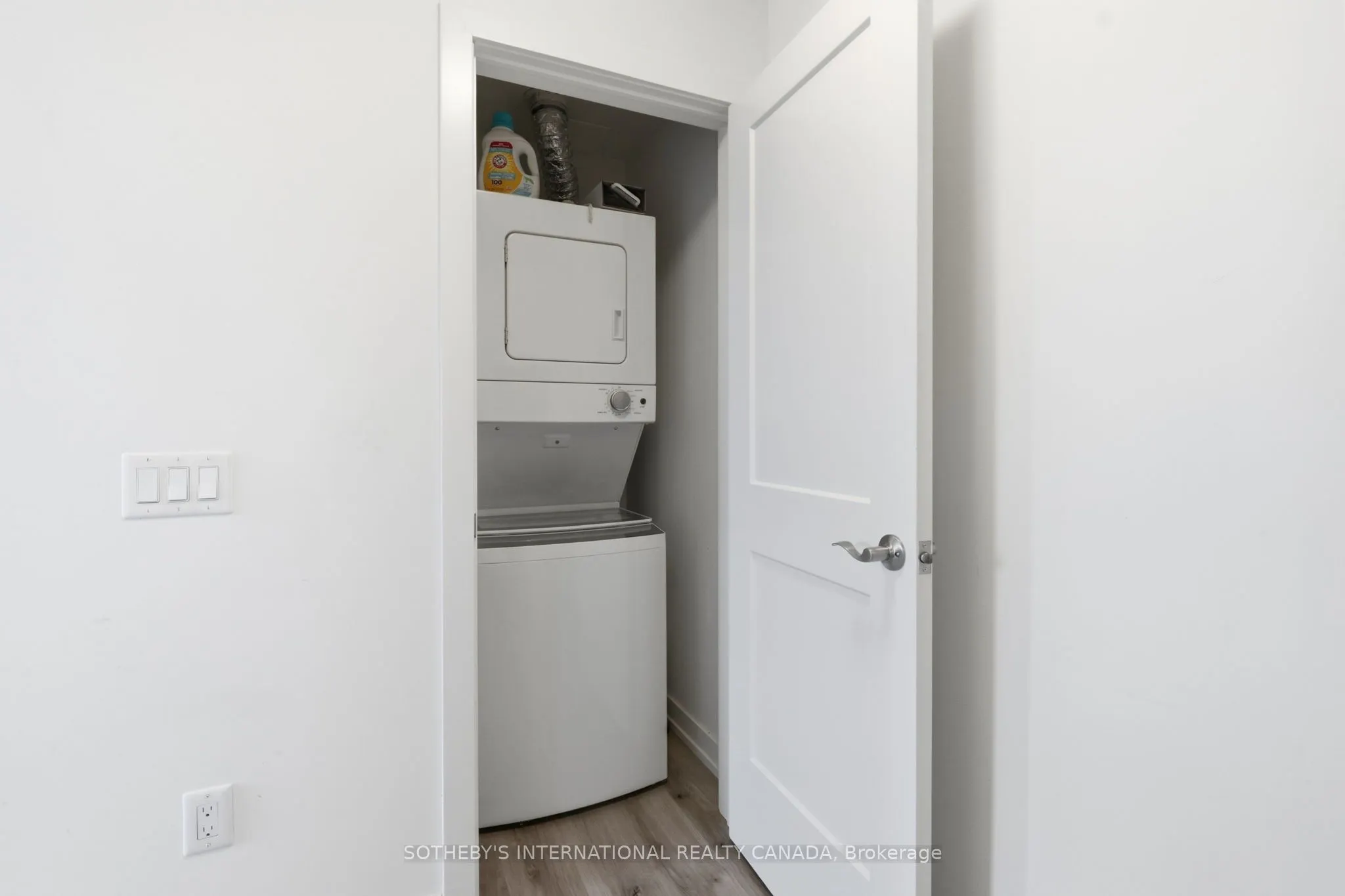 247 Northfield Drive E #514