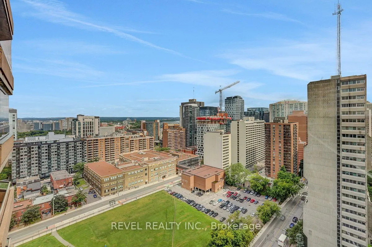 556 Laurier Avenue W #2003