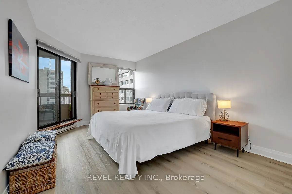 556 Laurier Avenue W #2003