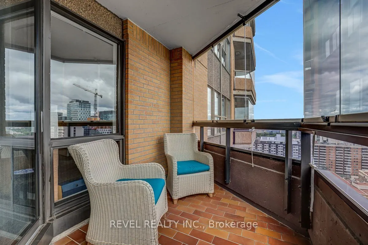 556 Laurier Avenue W #2003