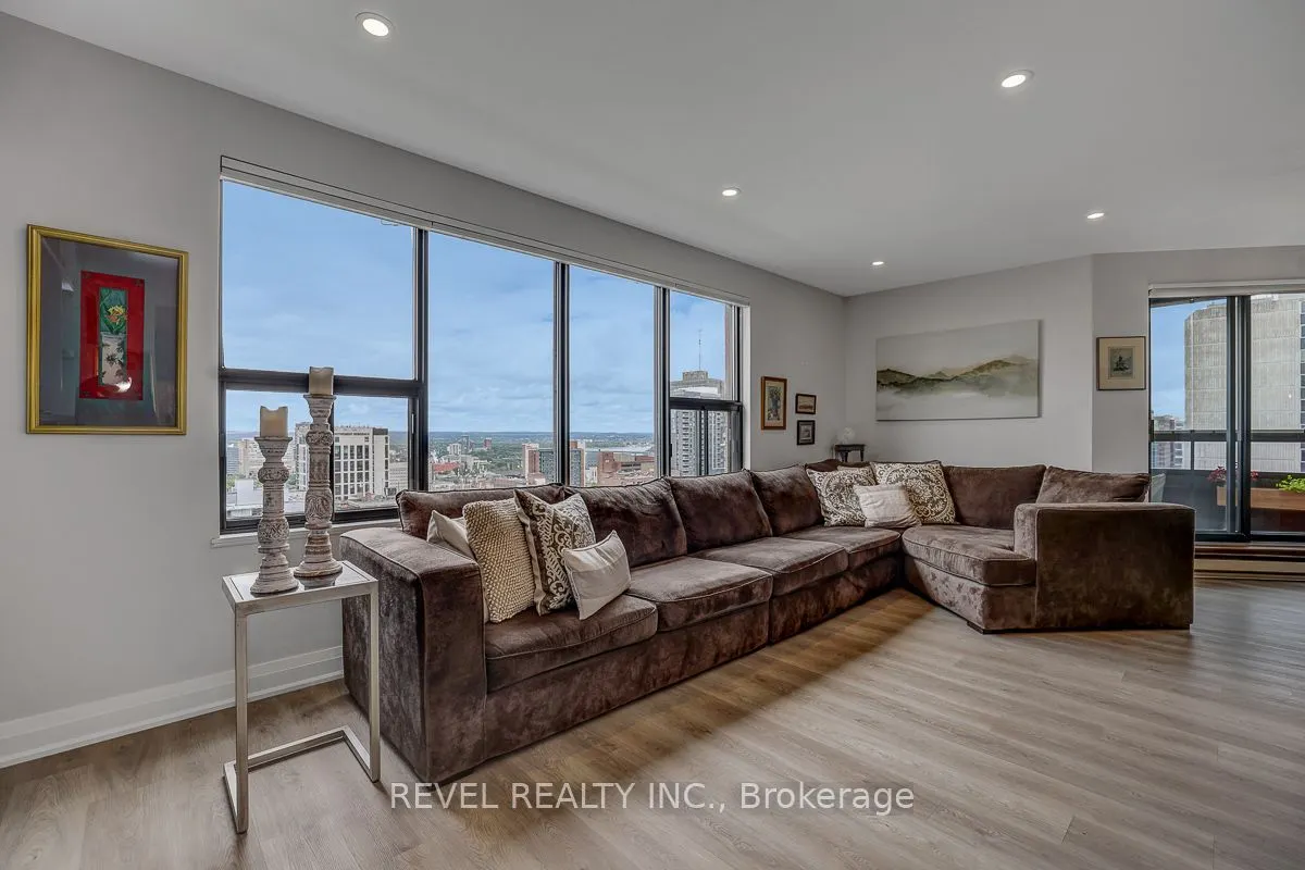 556 Laurier Avenue W #2003