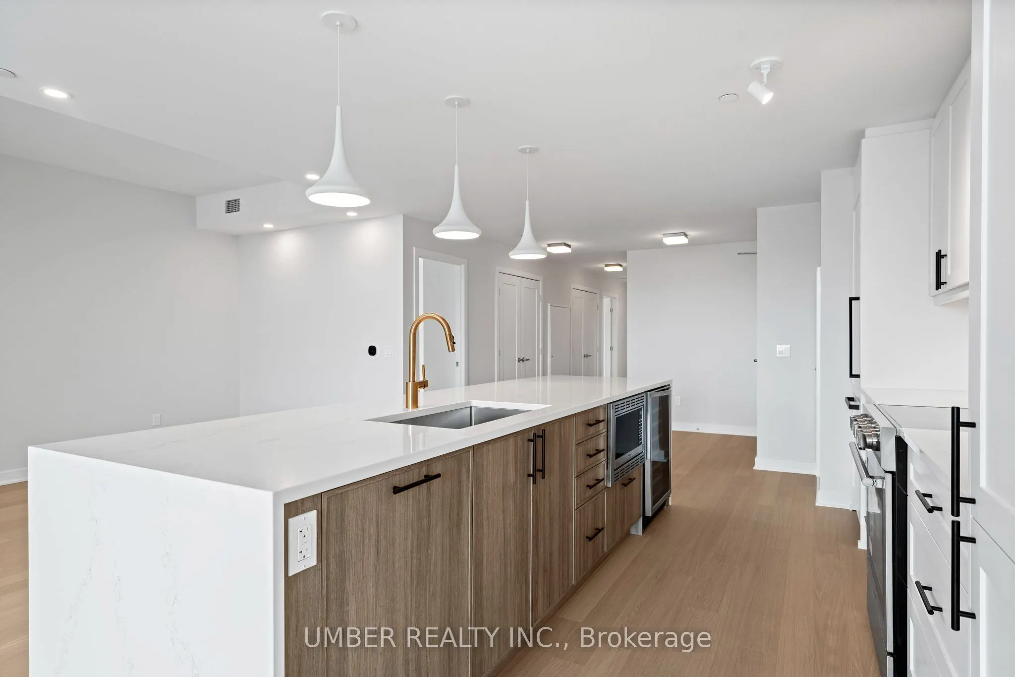 360 Deschatelets Avenue #706