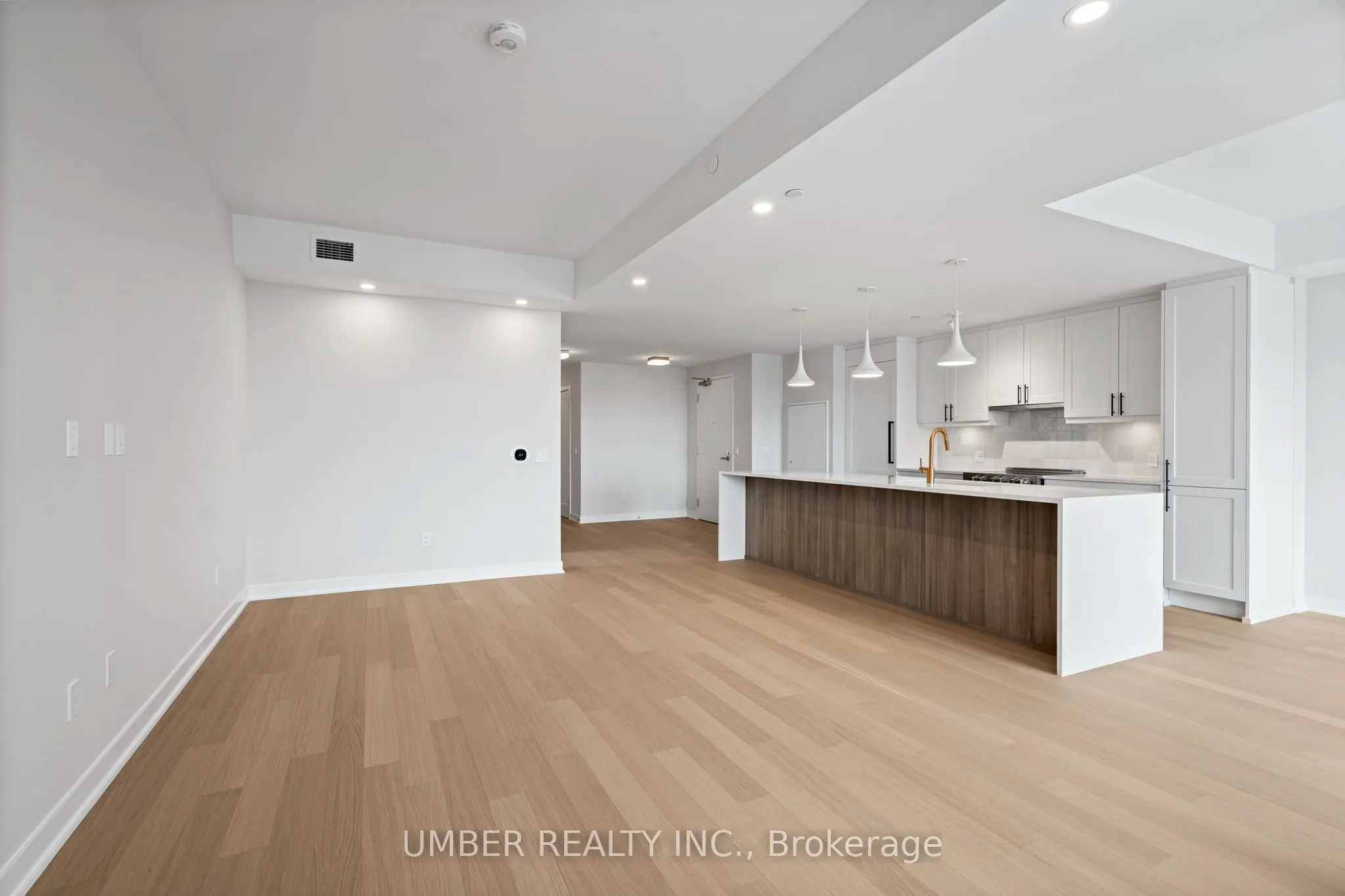 360 Deschatelets Avenue #706