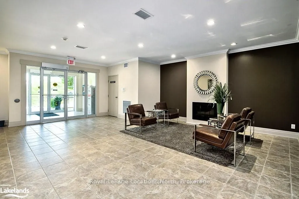 25 BEAVER Street S #205